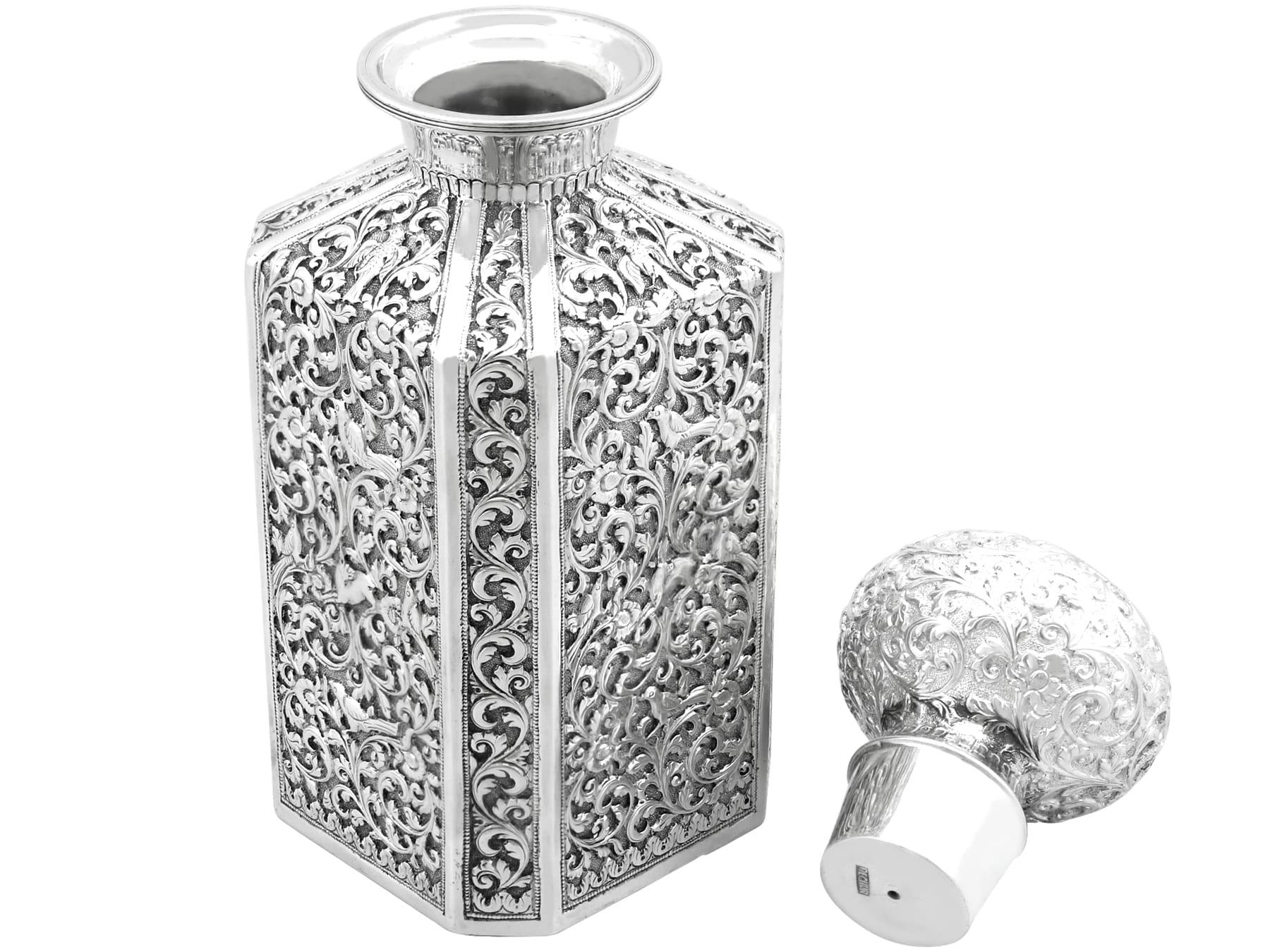 Fine XIX secolo Antico flacone di colonia indiano d'argento Circa 1890 in vendita
