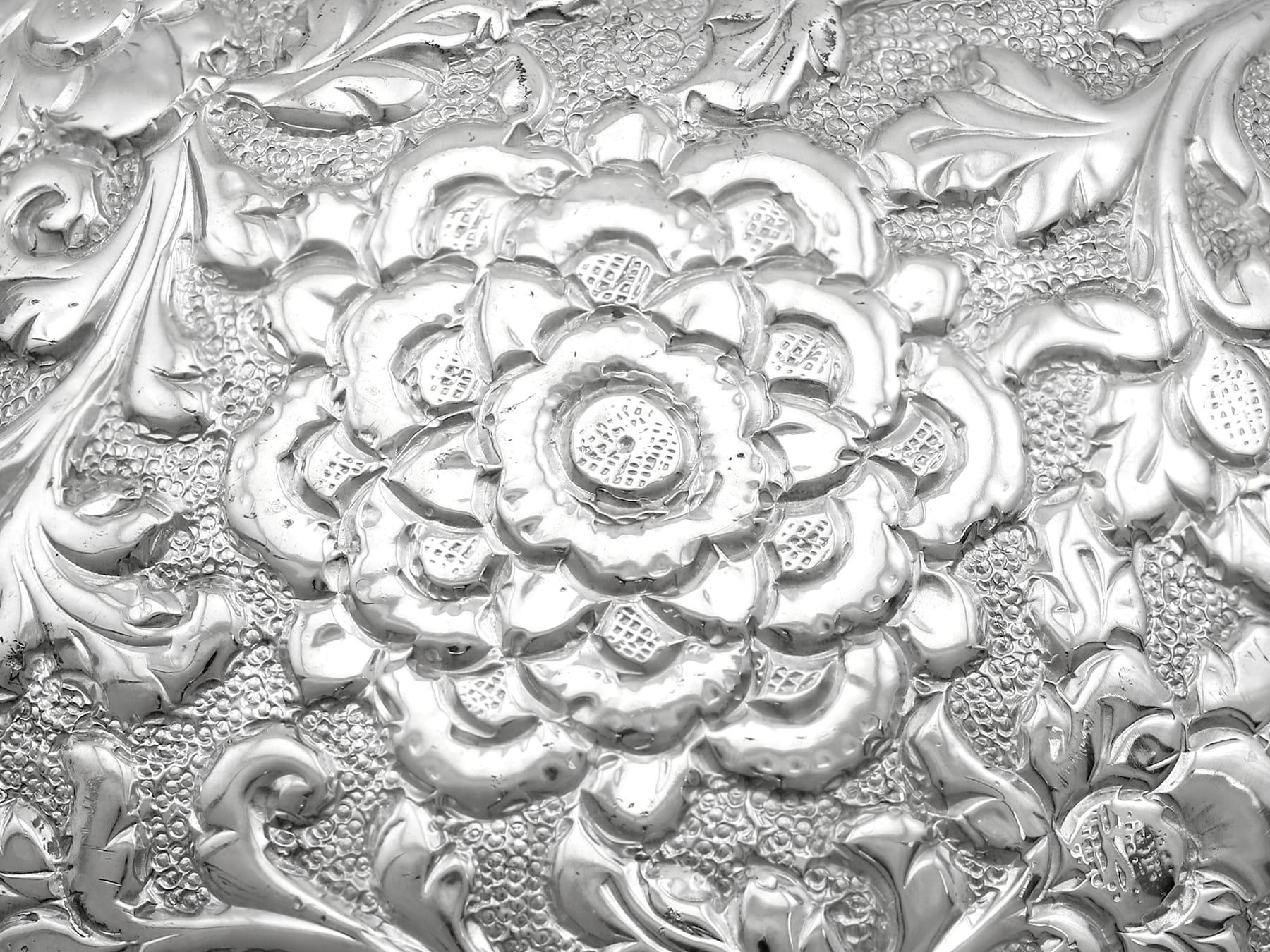 Antico flacone di colonia indiano d'argento Circa 1890 in vendita 3