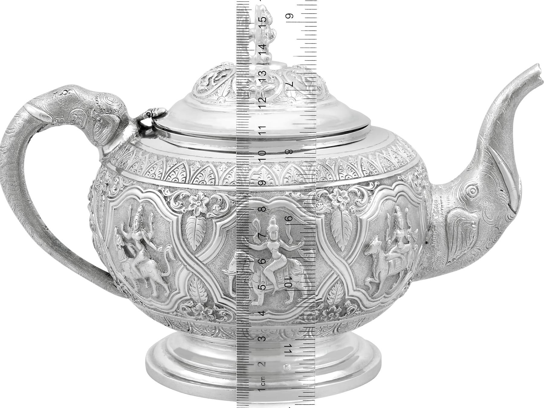 Antike indische Silber-Teekanne aus Silber im Angebot 8