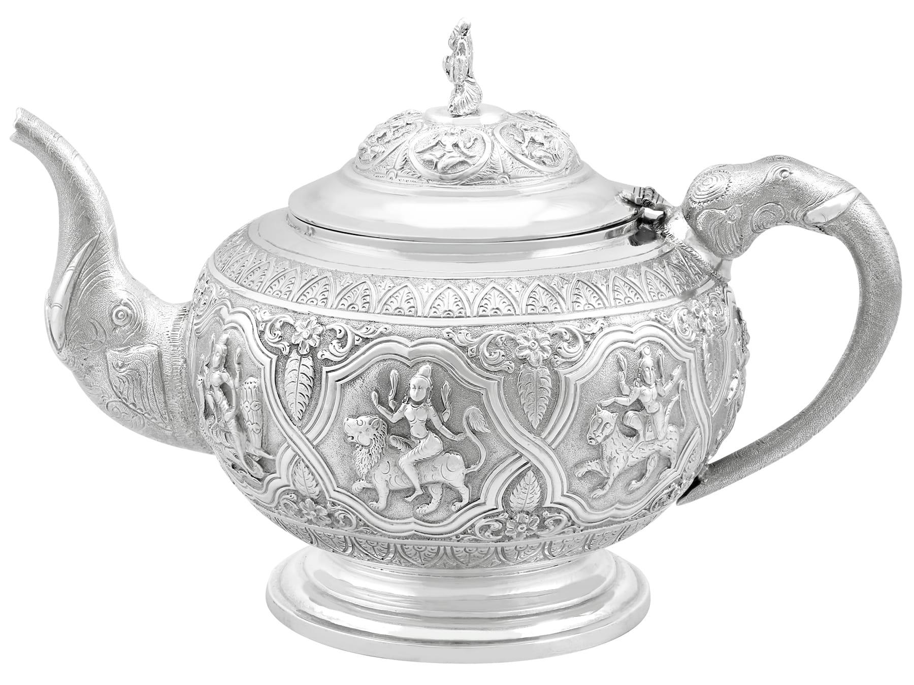 Antike indische Silber-Teekanne aus Silber (Indisch) im Angebot
