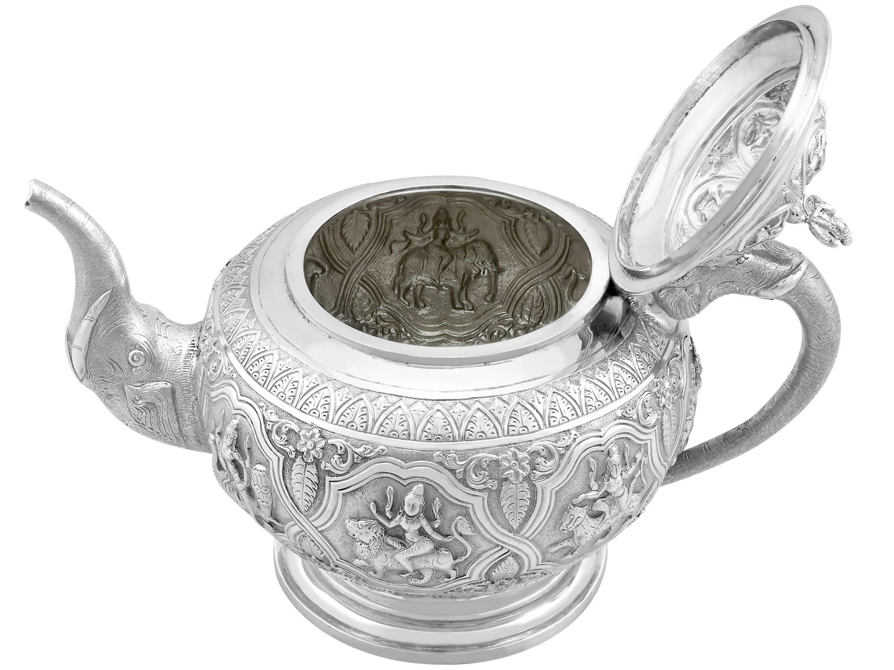 Antike indische Silber-Teekanne aus Silber im Zustand „Hervorragend“ im Angebot in Jesmond, Newcastle Upon Tyne