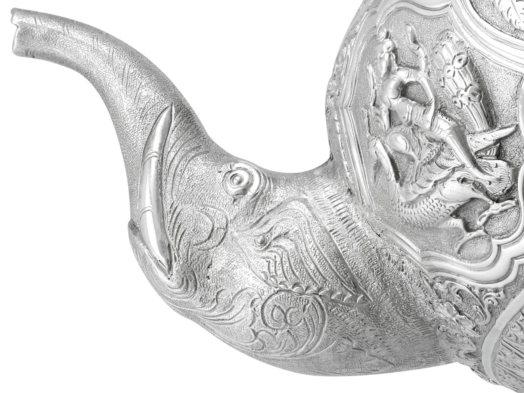 Antike indische Silber-Teekanne aus Silber im Angebot 2
