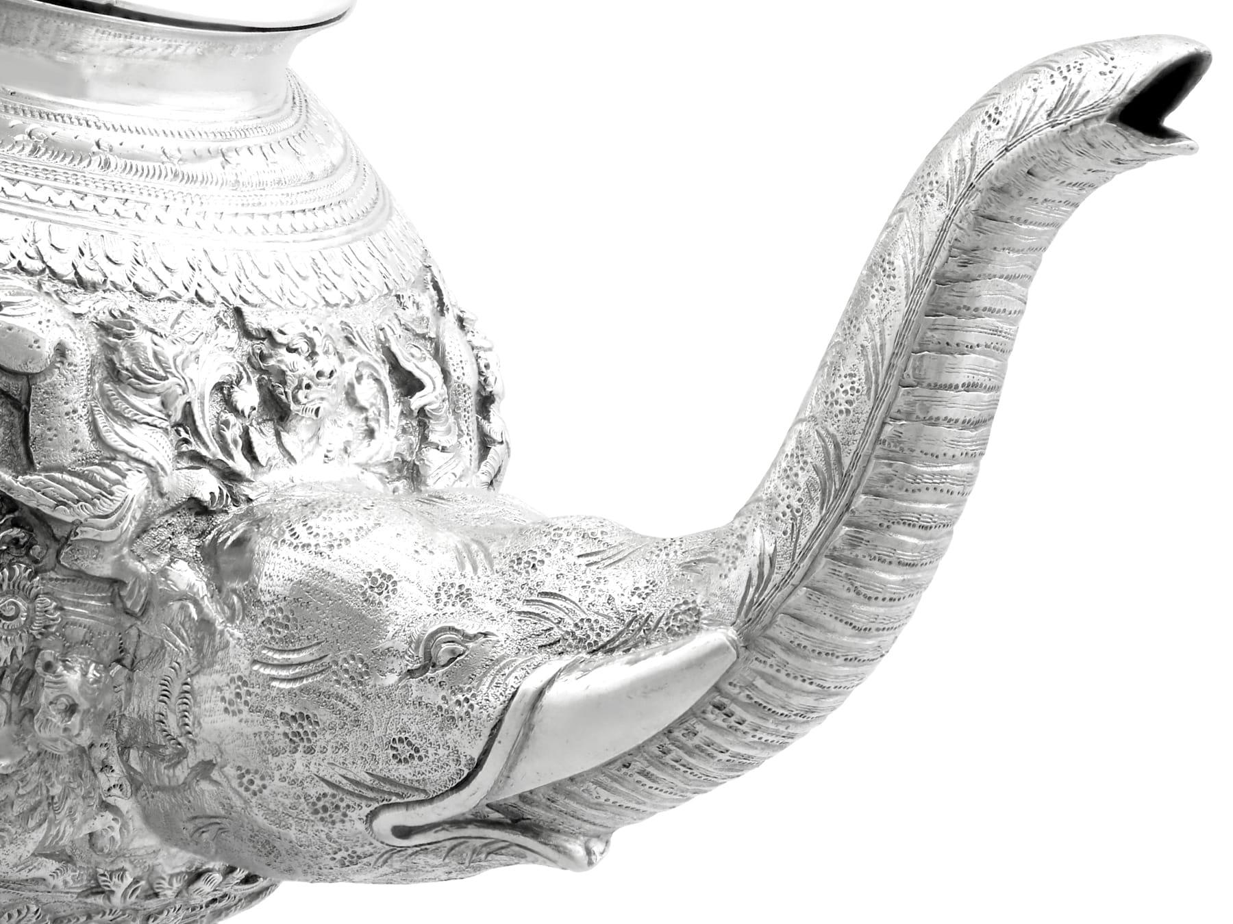  Antikes indisches dreiteiliges Teeservice aus Silber im Angebot 7