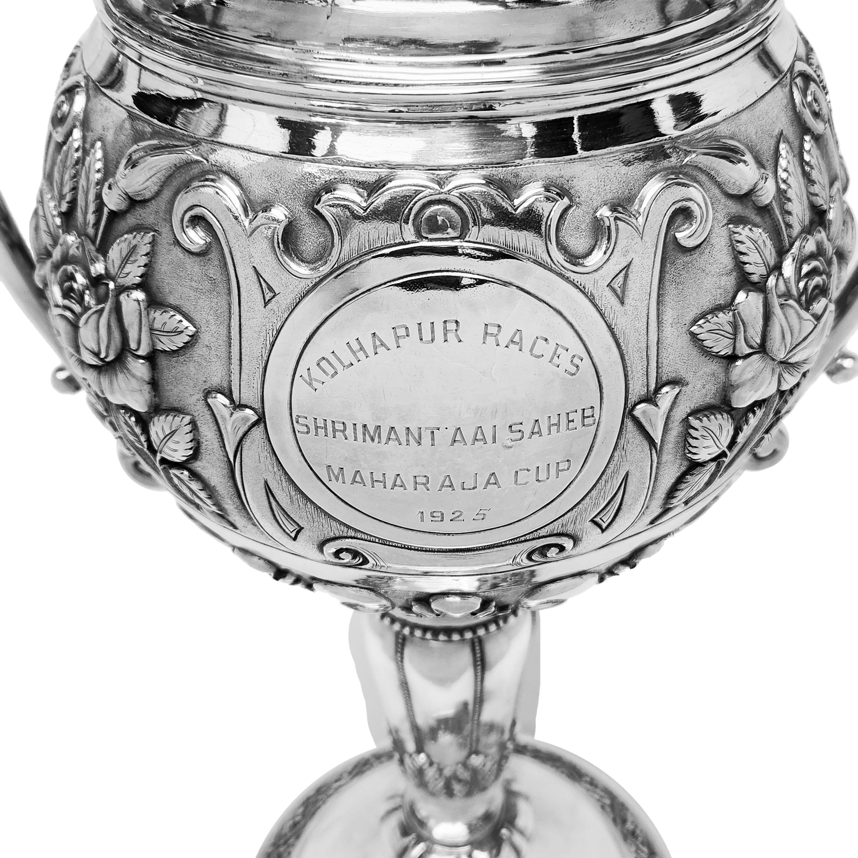 Antique Indian Silver Two Handled Cup & Cover c. 1925 Kolhapur Races In Good Condition For Sale In London, GB