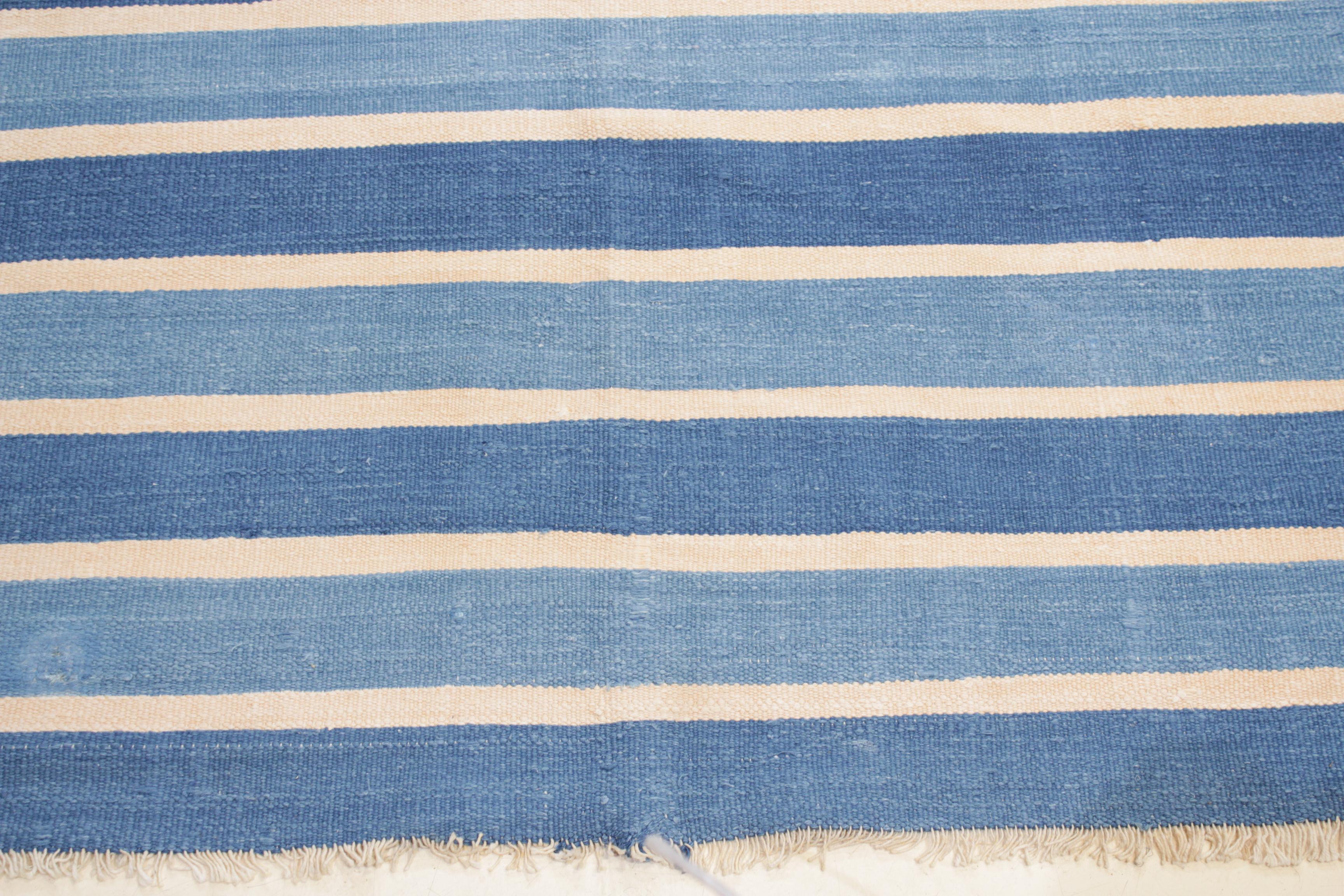 Antiguo Dhurrie indio de algodón a rayas en dos tonos de azul índigo principios del siglo XX en venta