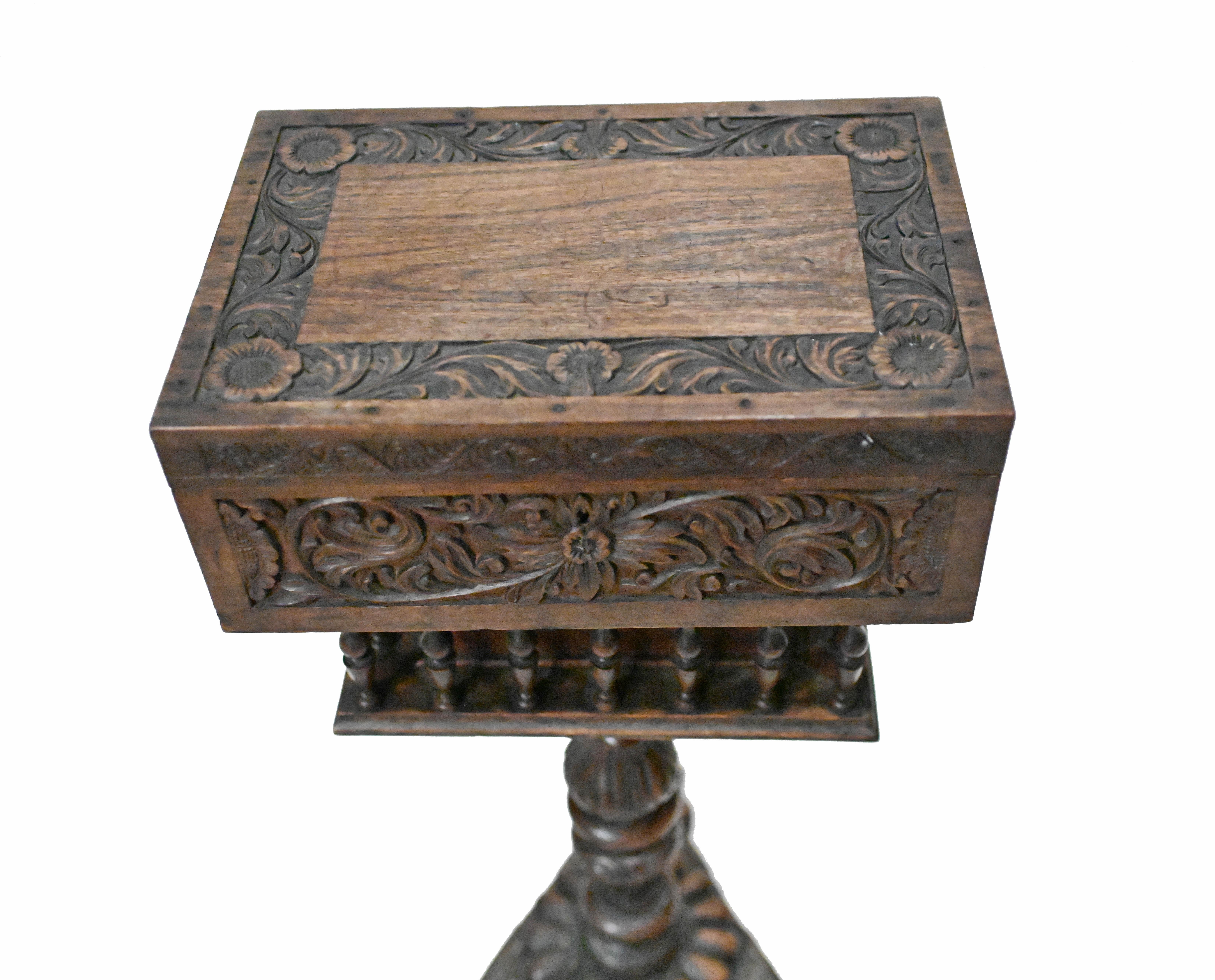 Antique Indian Teapoy Table Carved Padouk Colonial Furniture In Good Condition For Sale In Potters Bar, GB