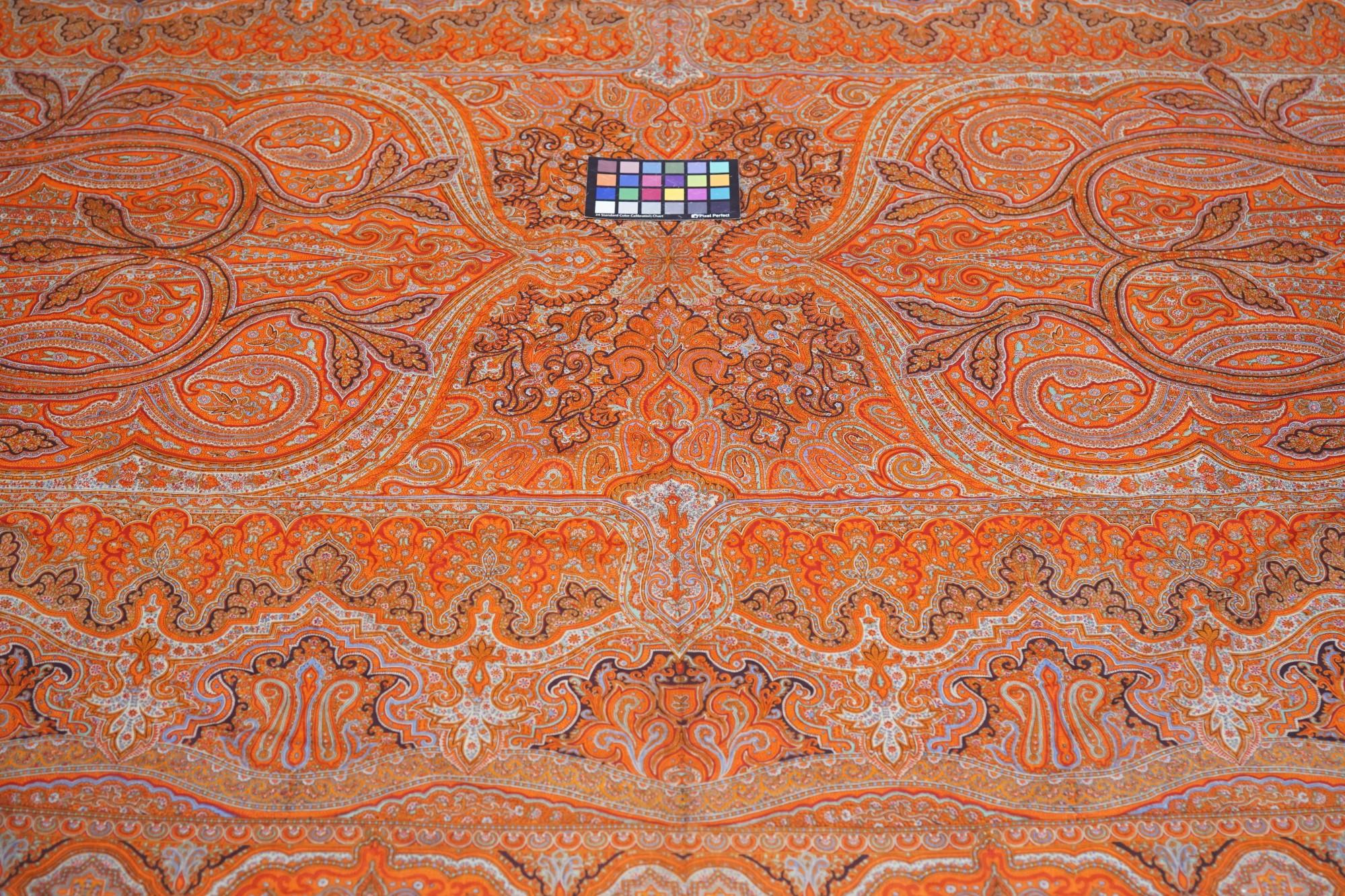 Annodato a mano Antico tessuto indiano Paisley Shall. Parte centrale sinistra mancante 5'2'' x 10'1'' in vendita