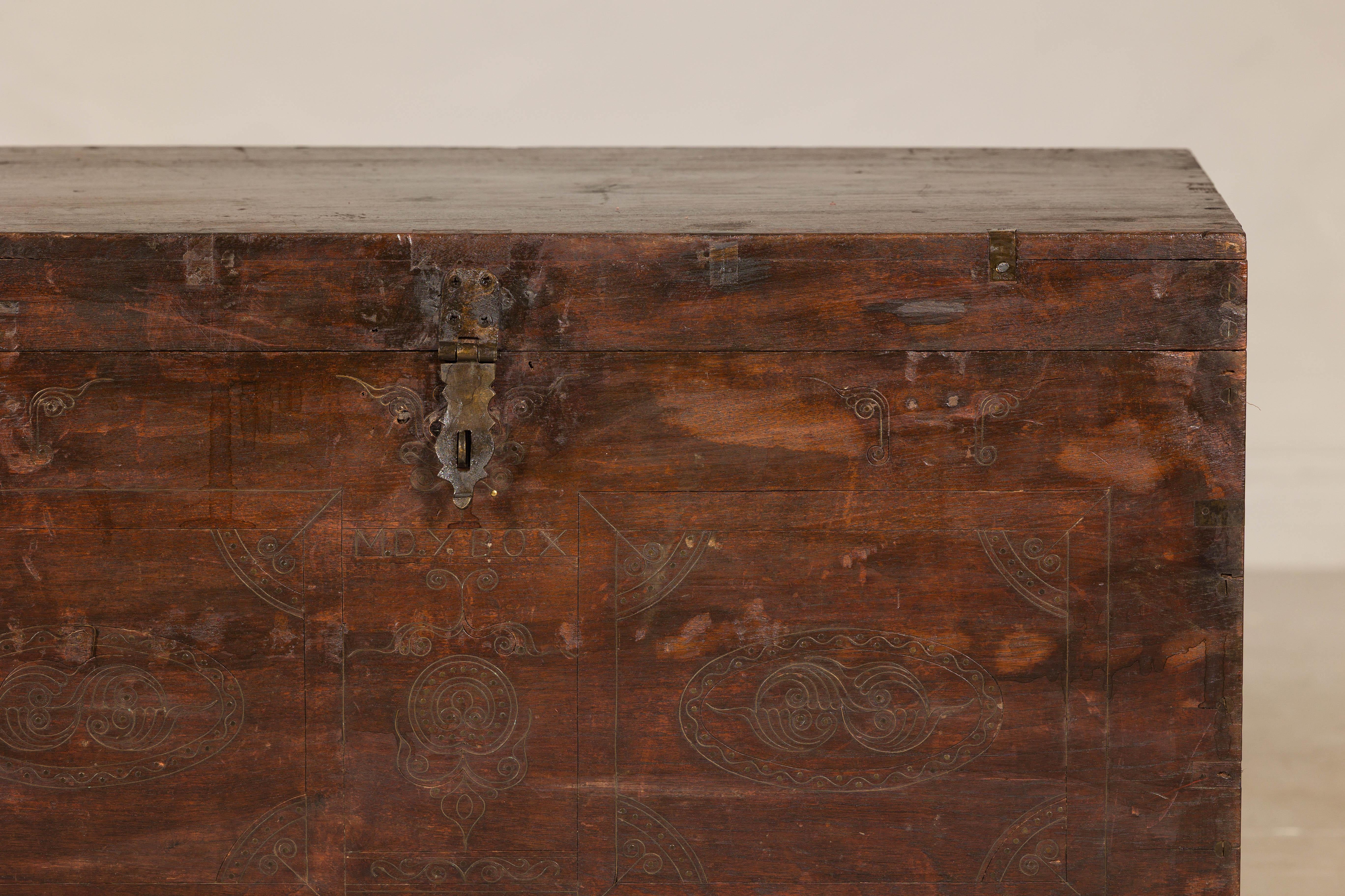 Antique Indian Wedding Trunk with Carved Details, Mirror, and Hidden Storage In Good Condition For Sale In Yonkers, NY