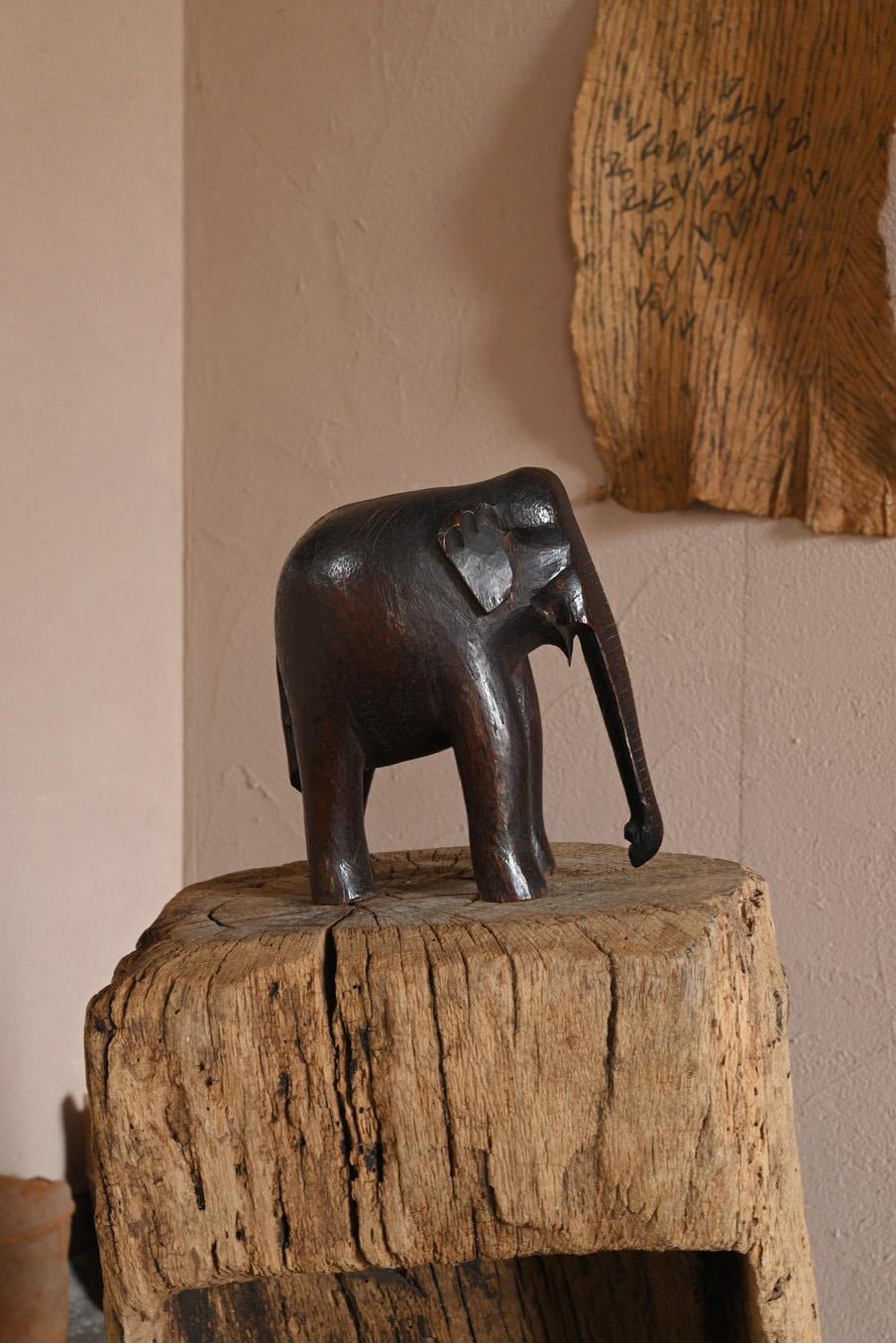 Antique Indian wooden elephant figurine/carved animal/circa 1920 For Sale 12