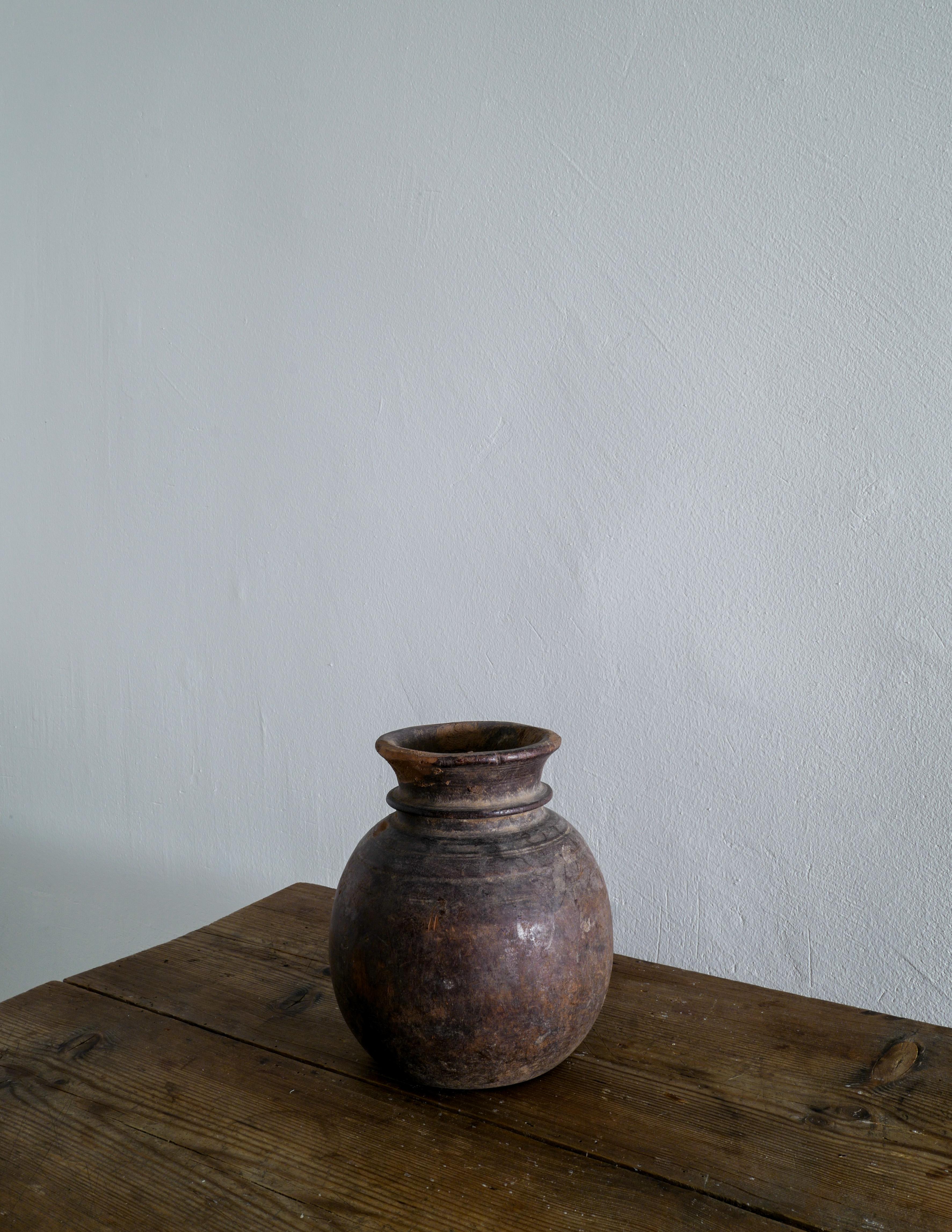 Antique Indian Wooden Pot in a Wabi Sabi Style In Good Condition In Stockholm, SE