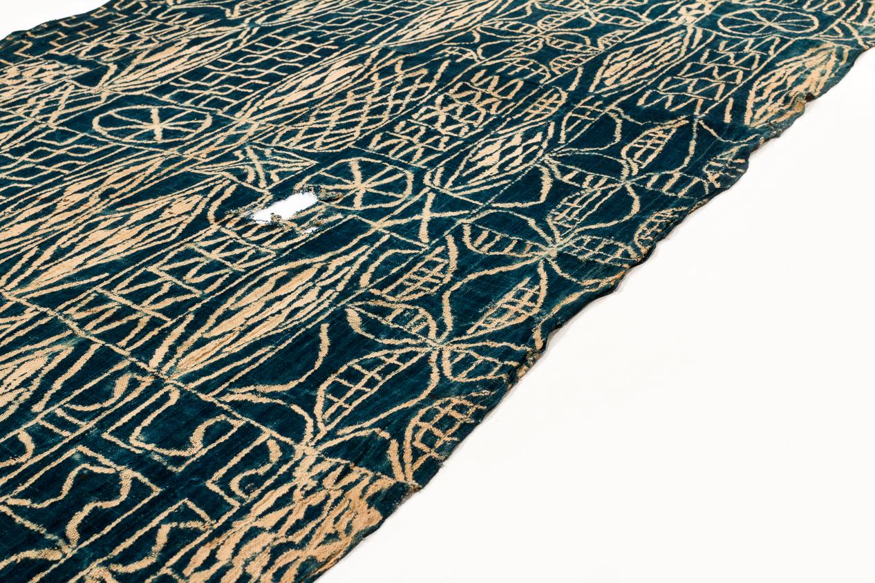 Antikes indigoblaues gefärbtes Textil/Wandbehang aus Kamee, Afrika im Zustand „Relativ gut“ im Angebot in New York, NY