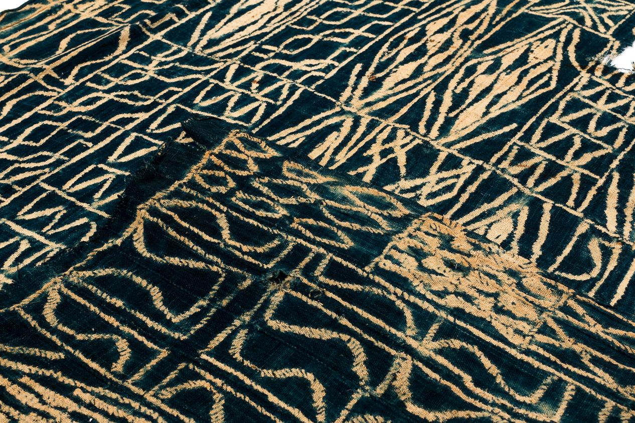 Antikes indigoblaues gefärbtes Textil/Wandbehang aus Kamee, Afrika im Angebot 3