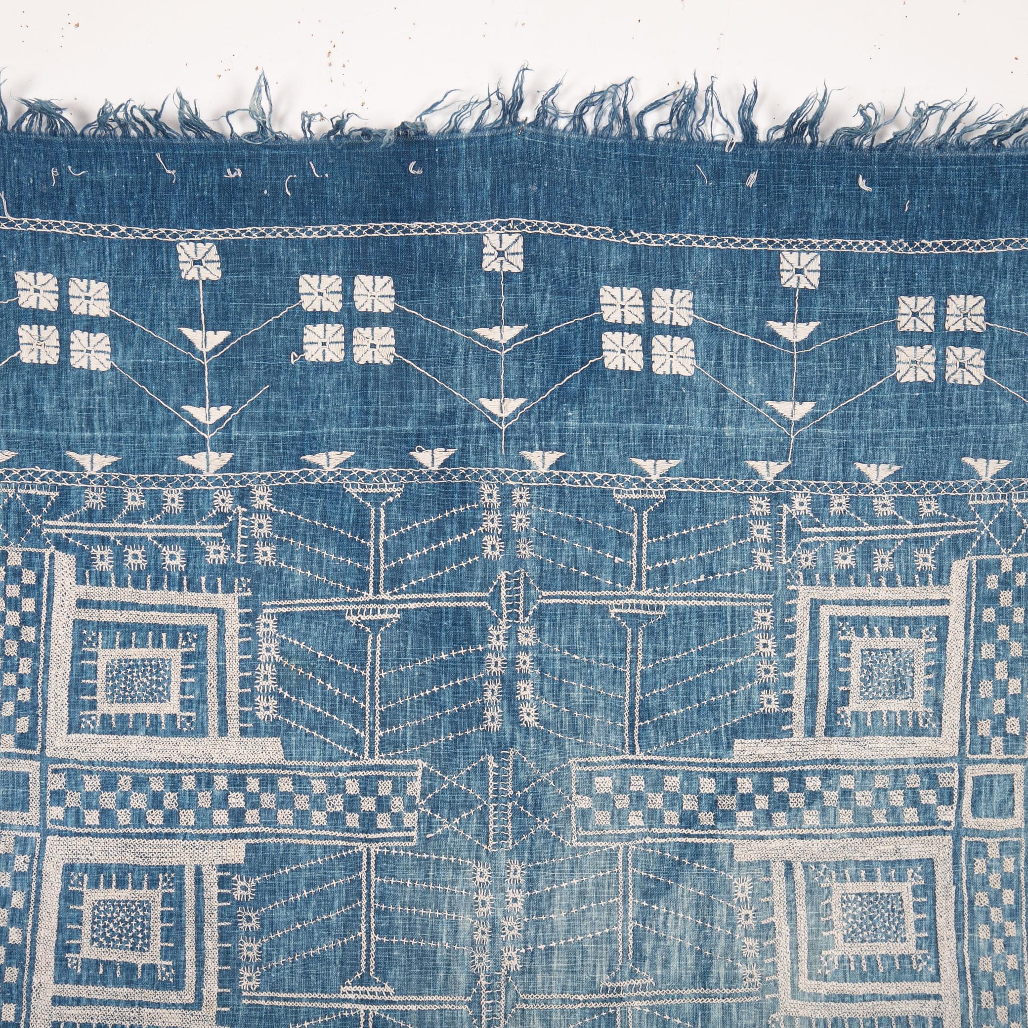 Antique Indigo Embroidered Shawl from Gujarat, India, Early 20th Century In Good Condition In Istanbul, TR