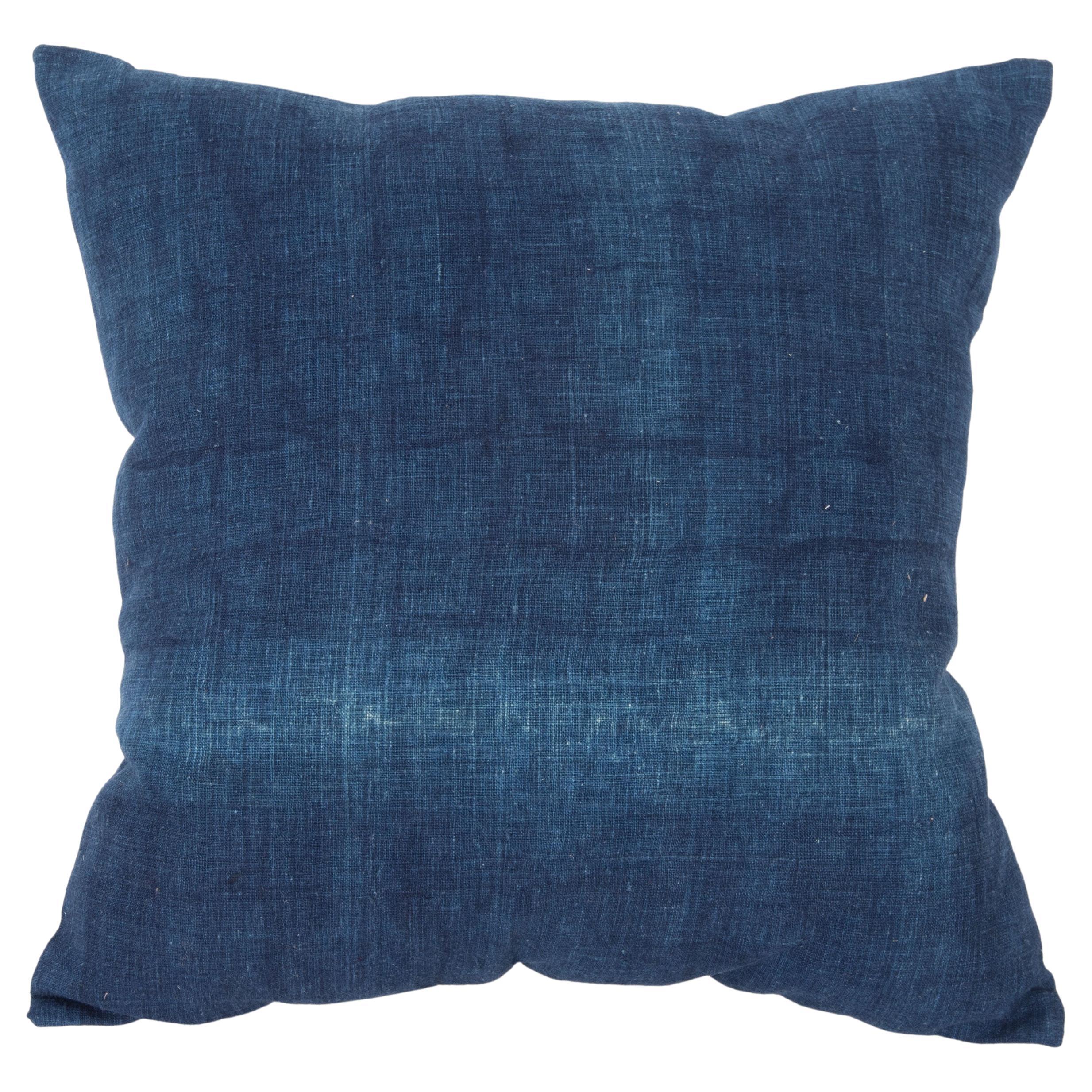 Couvercle d'oreiller indigo ancien fabriqué à partir d'un coussin de courtepointe, début du 20e siècle en Turquie en vente