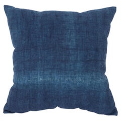 Couvercle d'oreiller indigo ancien fabriqué à partir d'un coussin de courtepointe, début du 20e siècle en Turquie