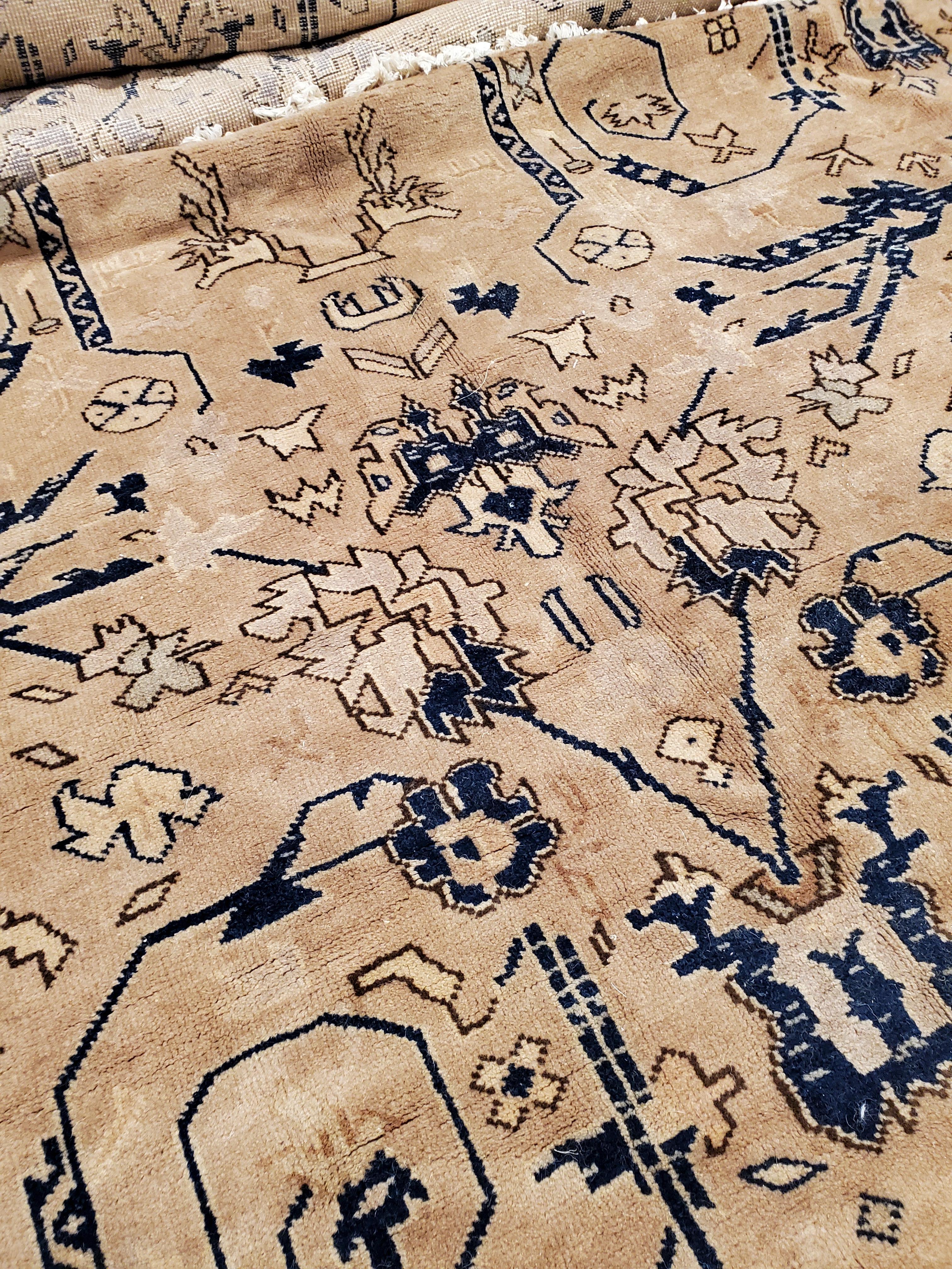 Antiker indo-mahalischer, handgefertigter Orientteppich, Blau, Taupe, Creme, All-Over-Design im Zustand „Hervorragend“ im Angebot in Port Washington, NY