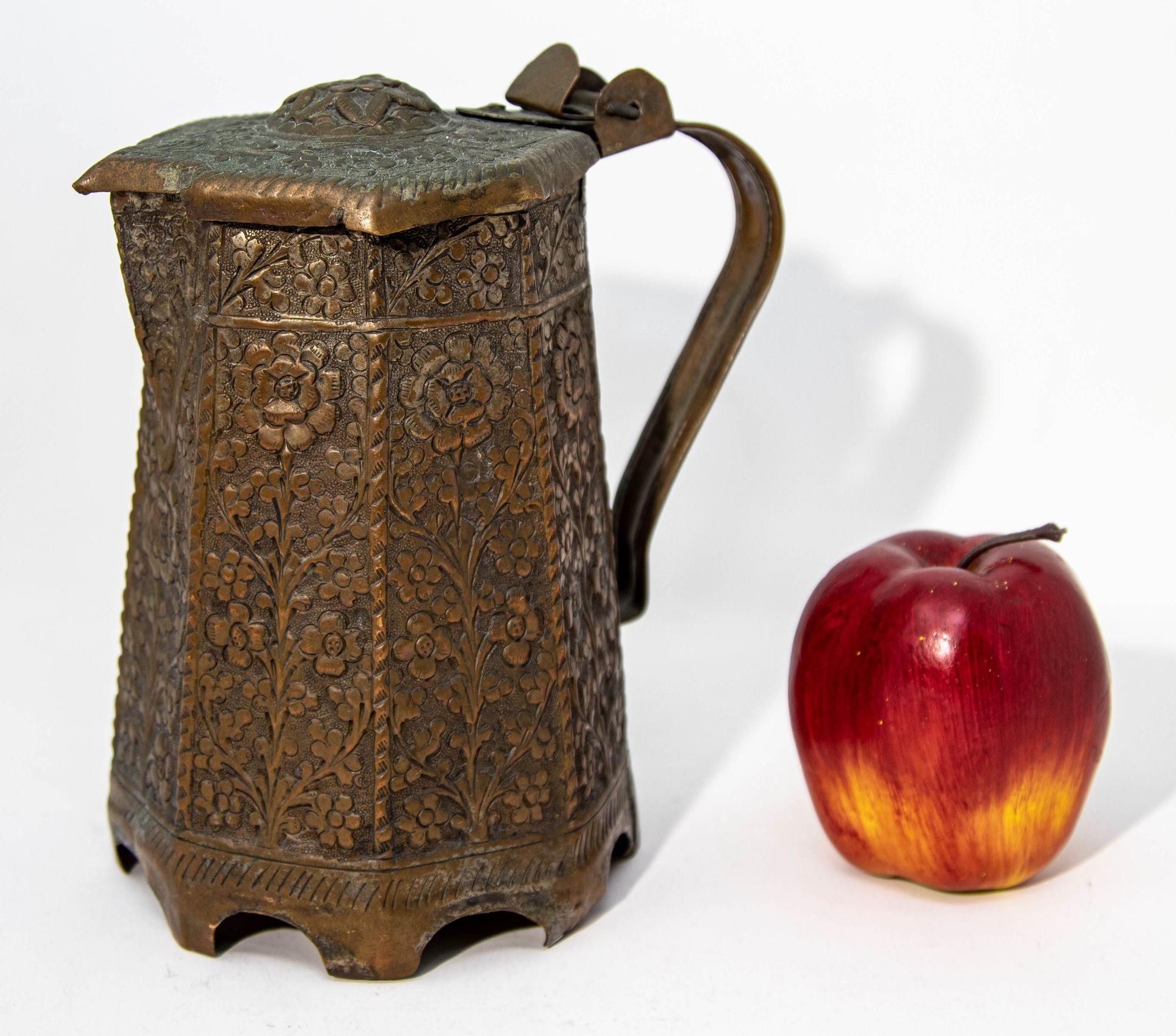 Antique Indo-Persian Copper TeaPot 19th Century For Sale 3