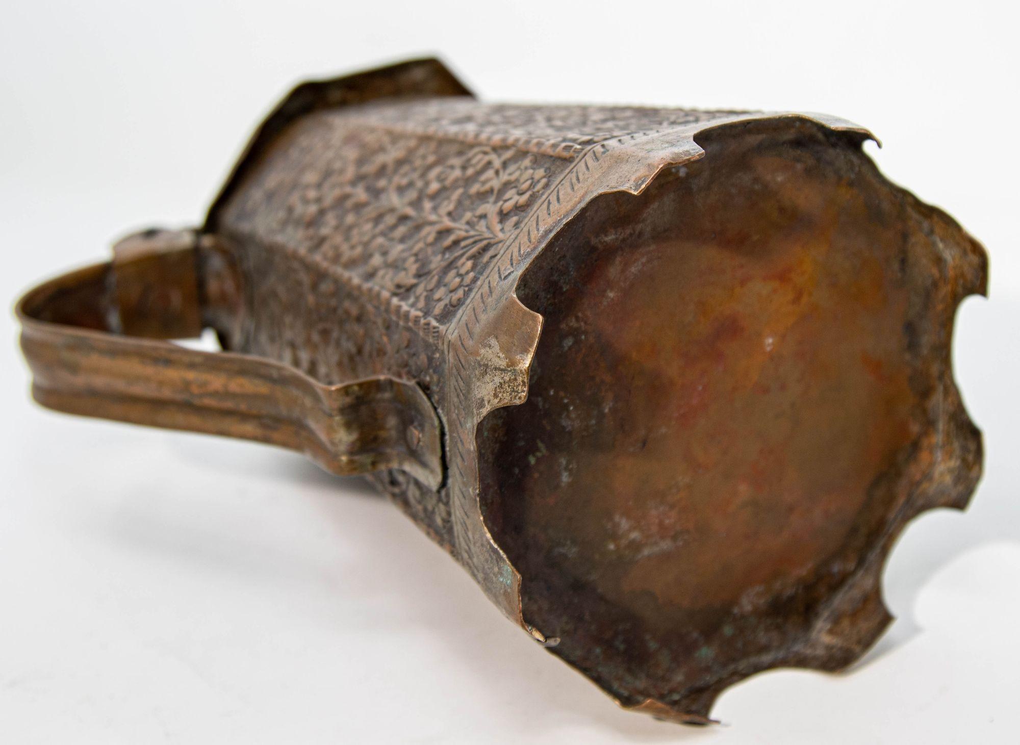 Antique Indo-Persian Copper TeaPot 19th Century For Sale 1