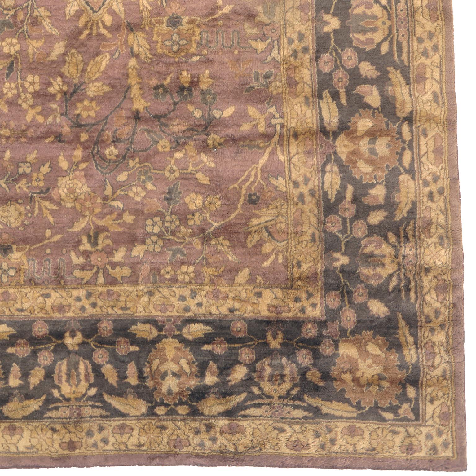 Antique Indo-Persian Mauve Rug In Good Condition For Sale In New York, NY
