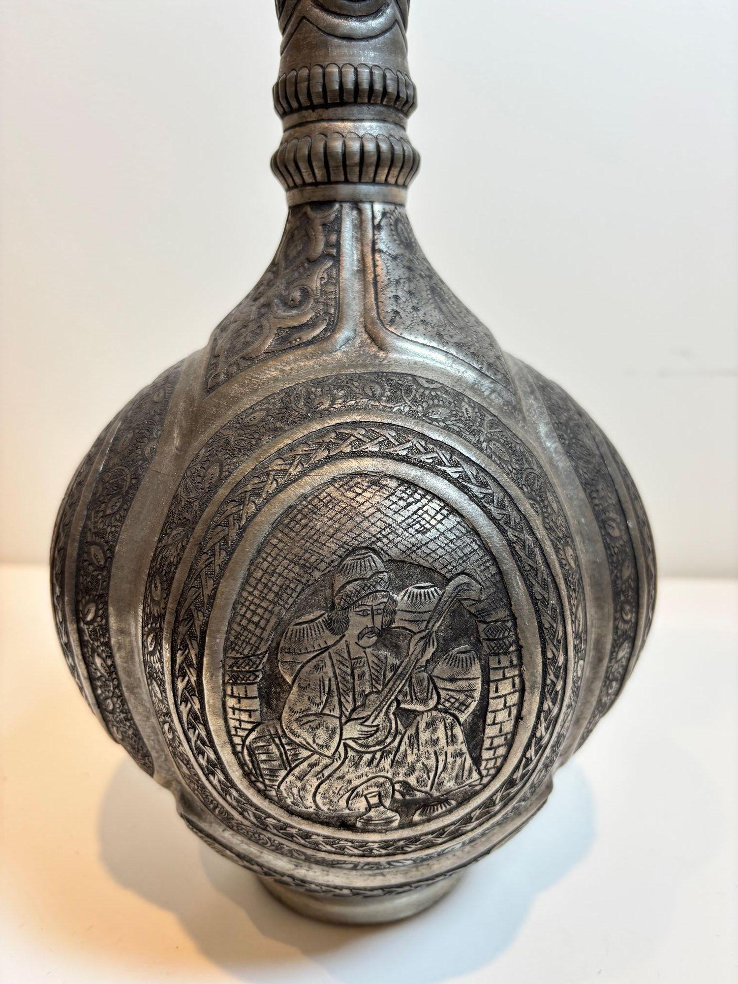 Islamique Ancienne jarre à couvercle en cuivre étamé INDO-PERSIENNE Art islamique du Moyen-Orient en vente