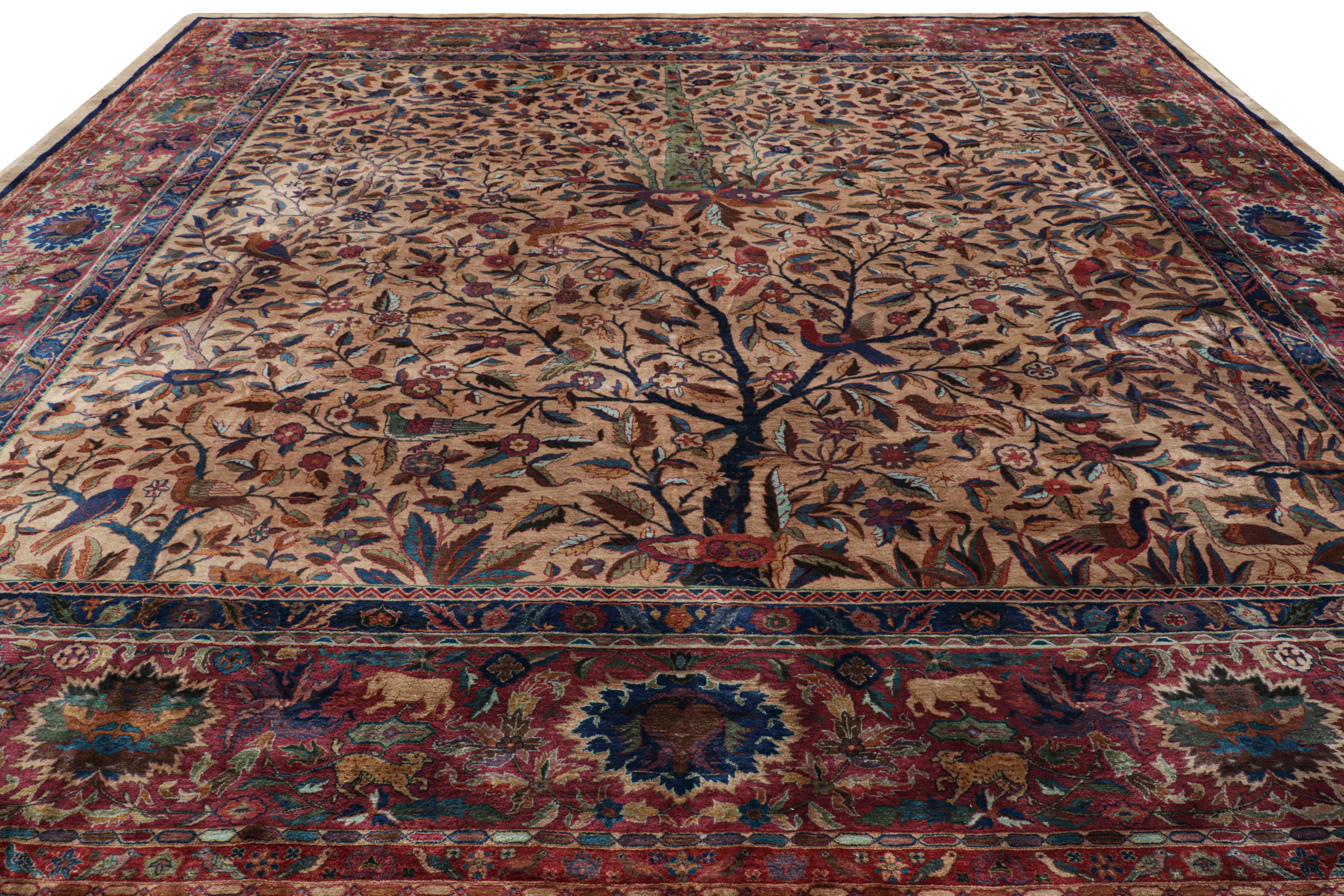 Alfombra cuadrada antigua Indo-Tabriz con motivos pictóricos y florales en Bueno estado para la venta en Long Island City, NY