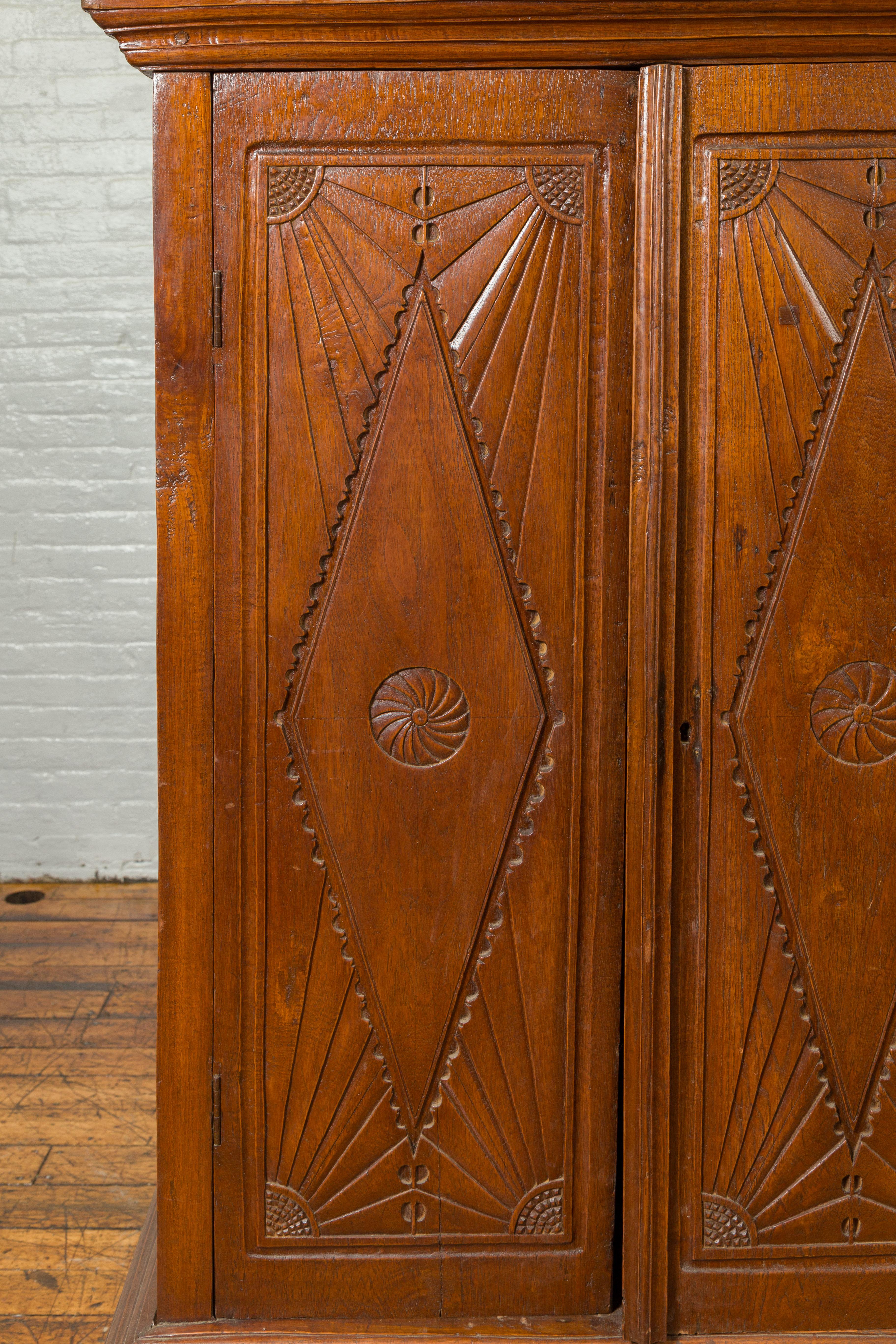 Dutch Colonial Carved Wooden Cabinet with Diamonds and Radiating Motifs In Good Condition For Sale In Yonkers, NY