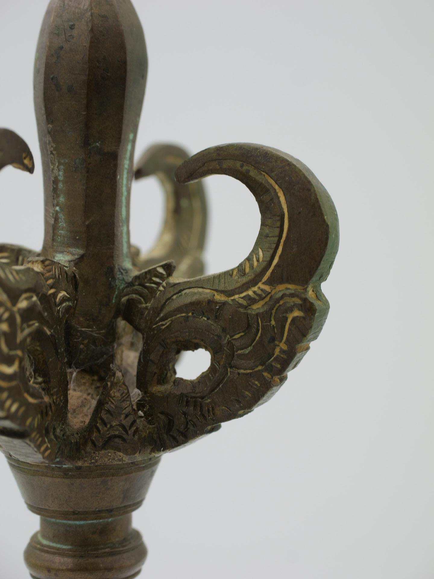 Antike Indonesische Zeremonienglocke  im Zustand „Gut“ im Angebot in Chonburi, TH
