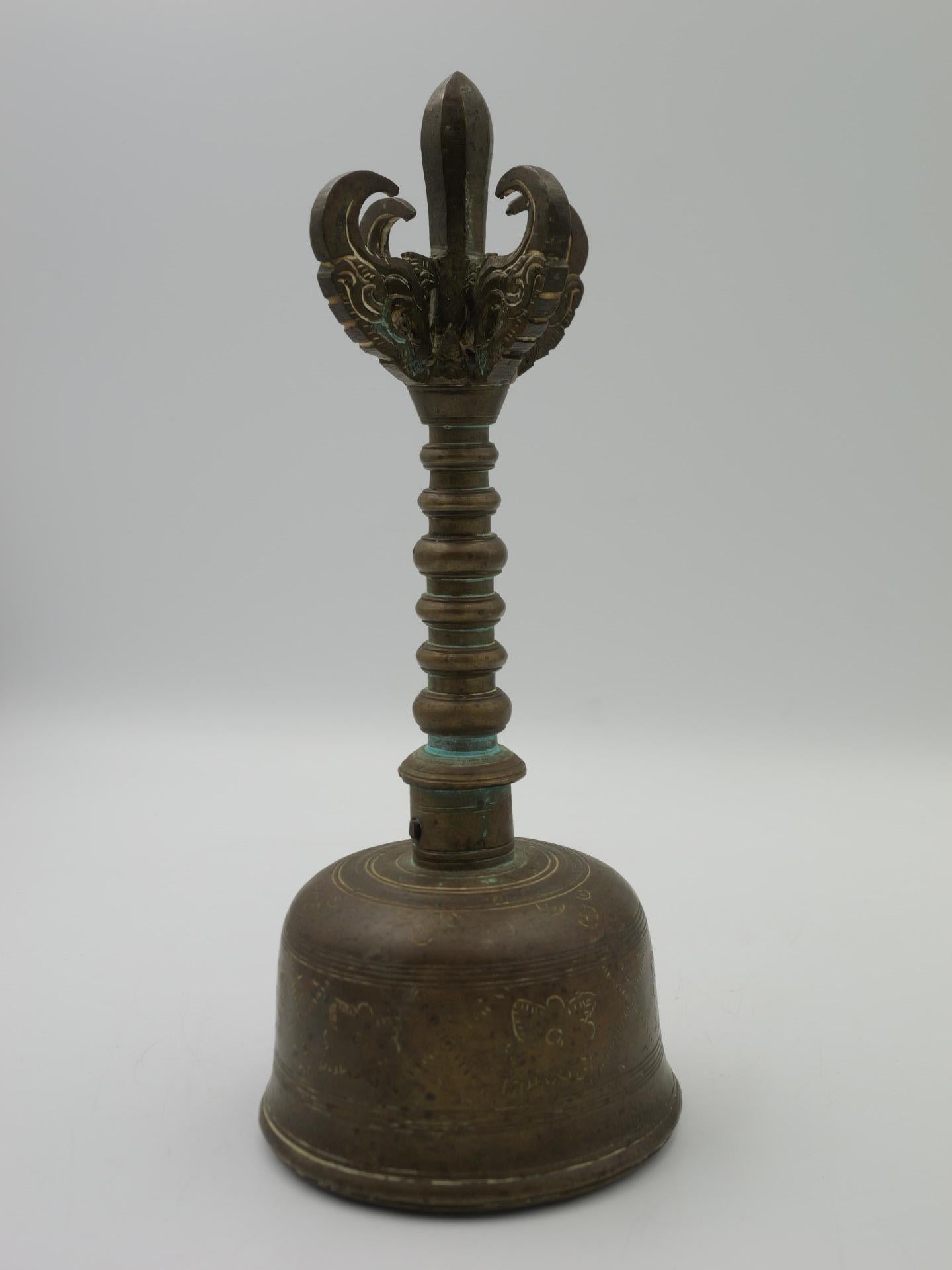 Antique Indonesian ceremonial bell  For Sale 1