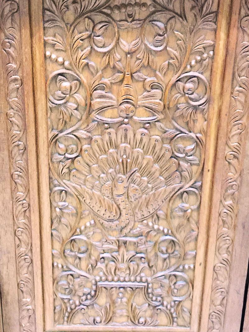 Antique Indonesian Hand Carved Wall Unit, Cabinet In Good Condition For Sale In Delft, NL
