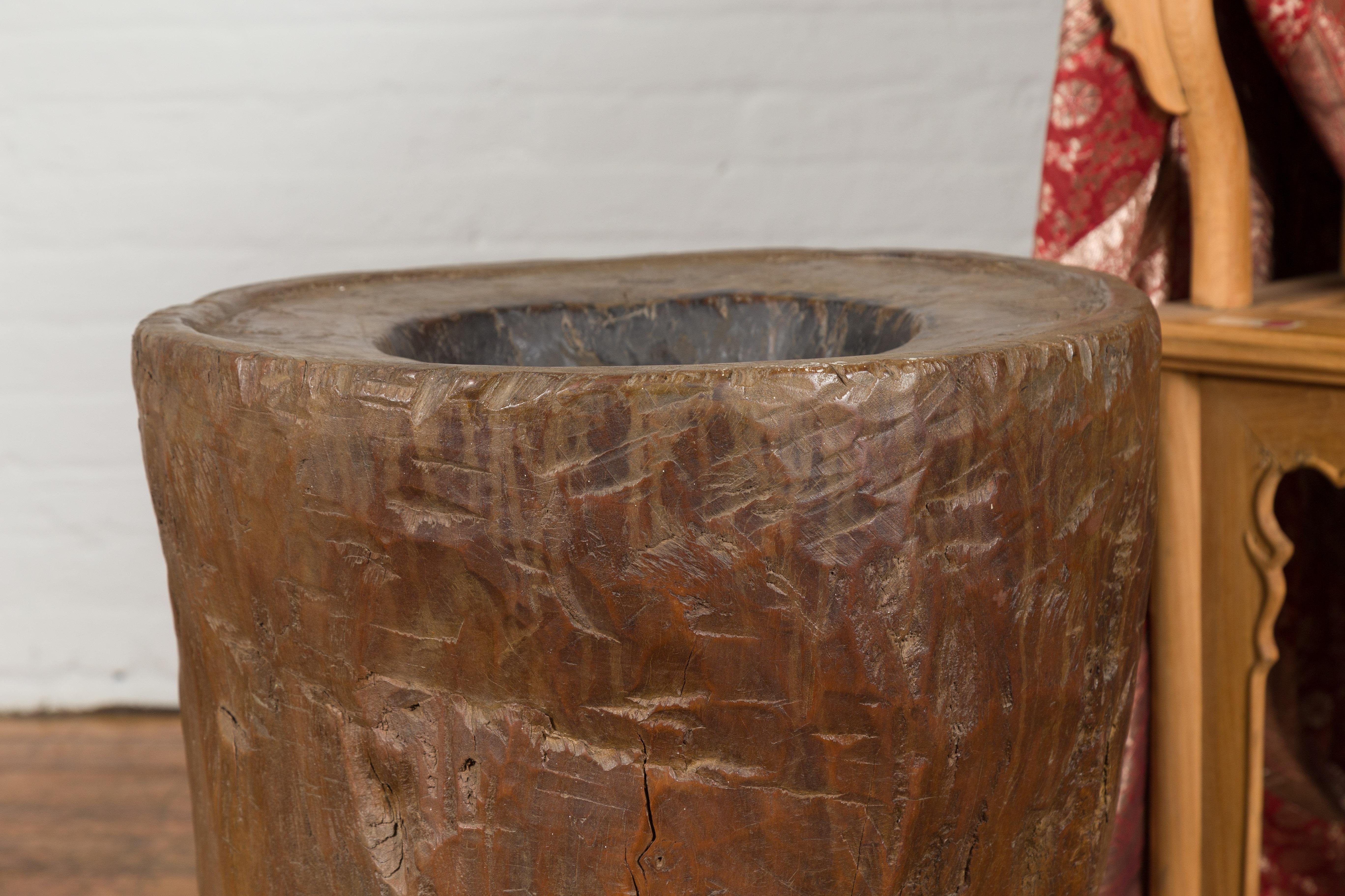 Antique Indonesian Rustic Tree Stump Planter with Weathered Appearance In Good Condition For Sale In Yonkers, NY