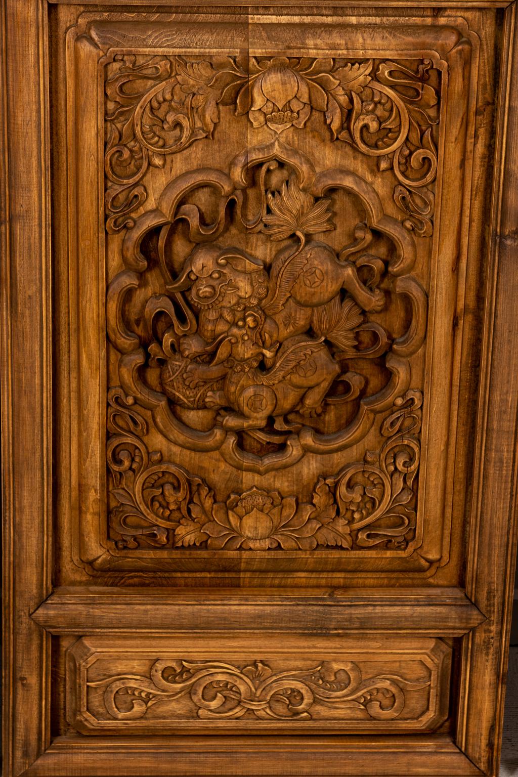 Paravents indonésiens anciens à panneaux en bois sculpté en vente 3