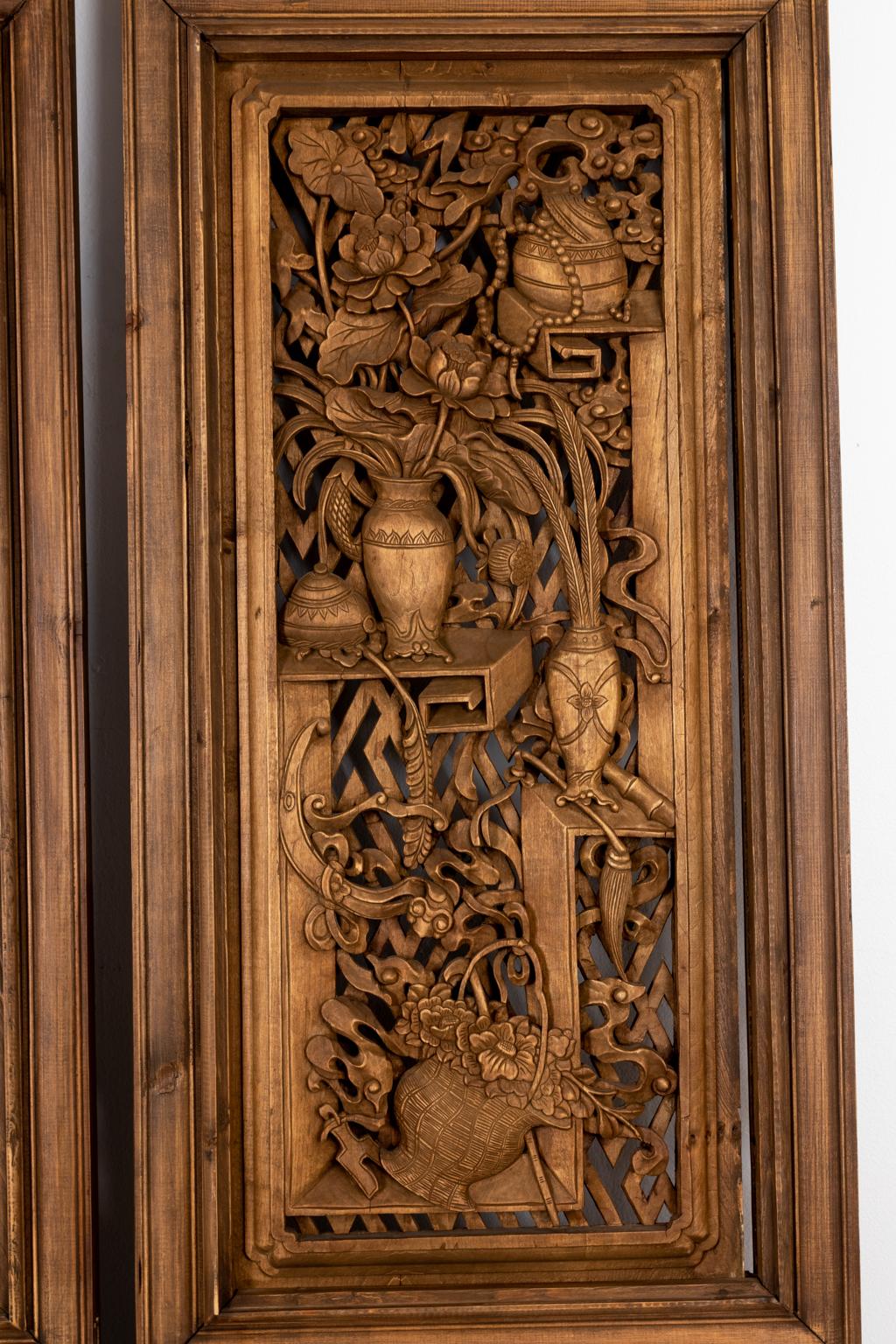 Sculpté Paravents indonésiens anciens à panneaux en bois sculpté en vente