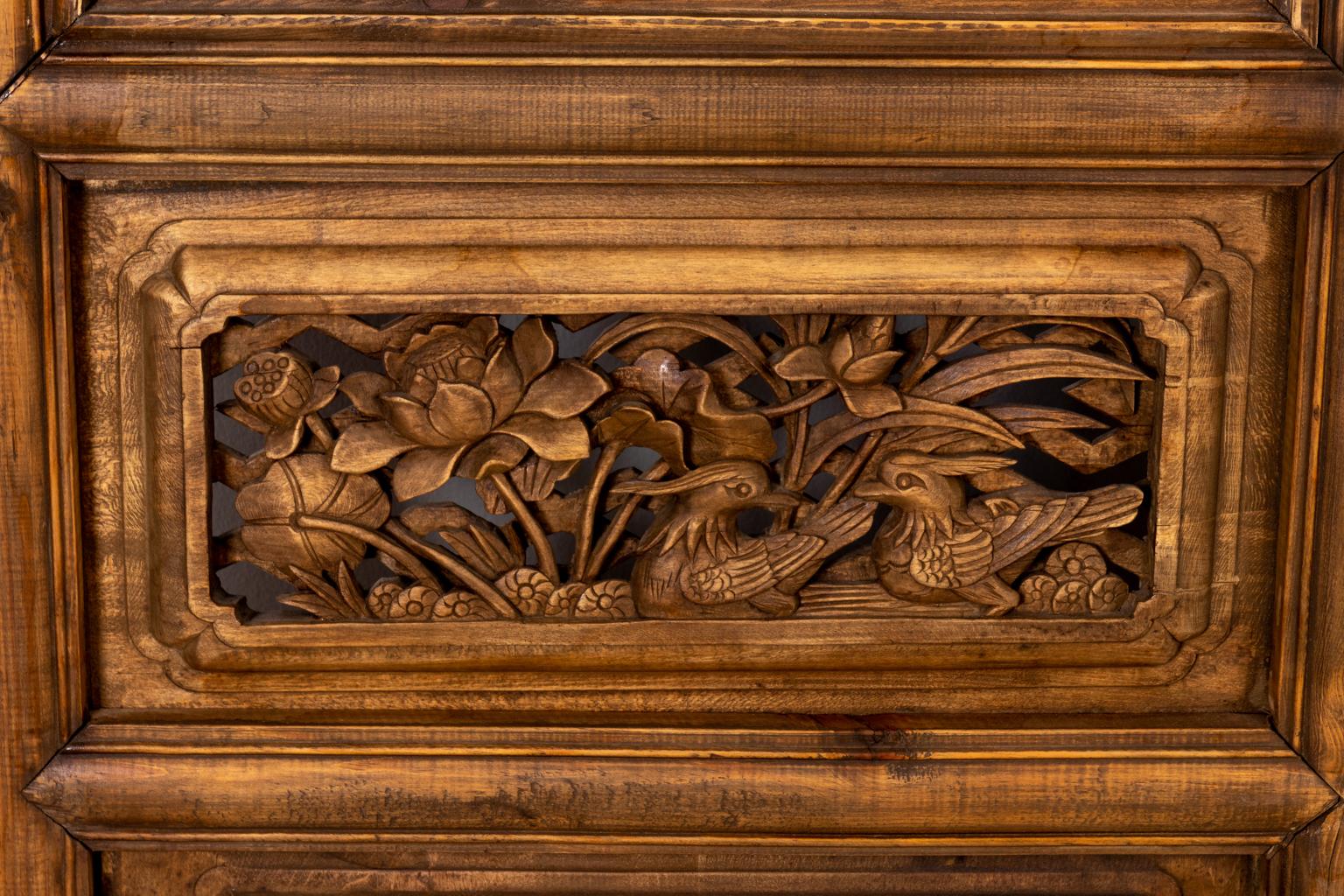 Antique Indonesian Wood Carved Panel Screens In Good Condition For Sale In Stamford, CT