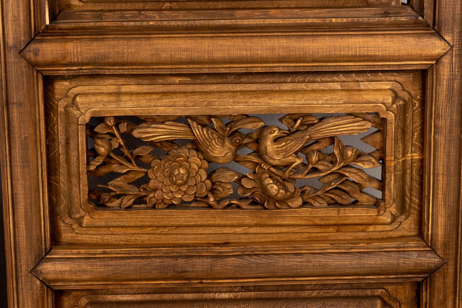Paravents indonésiens anciens à panneaux en bois sculpté en vente 1