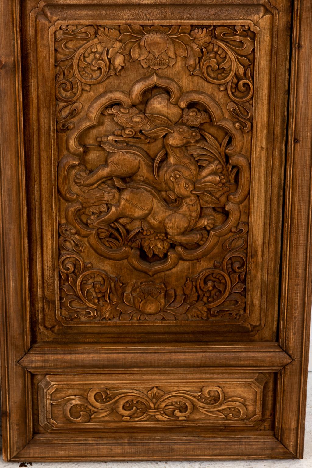 Paravents indonésiens anciens à panneaux en bois sculpté en vente 2