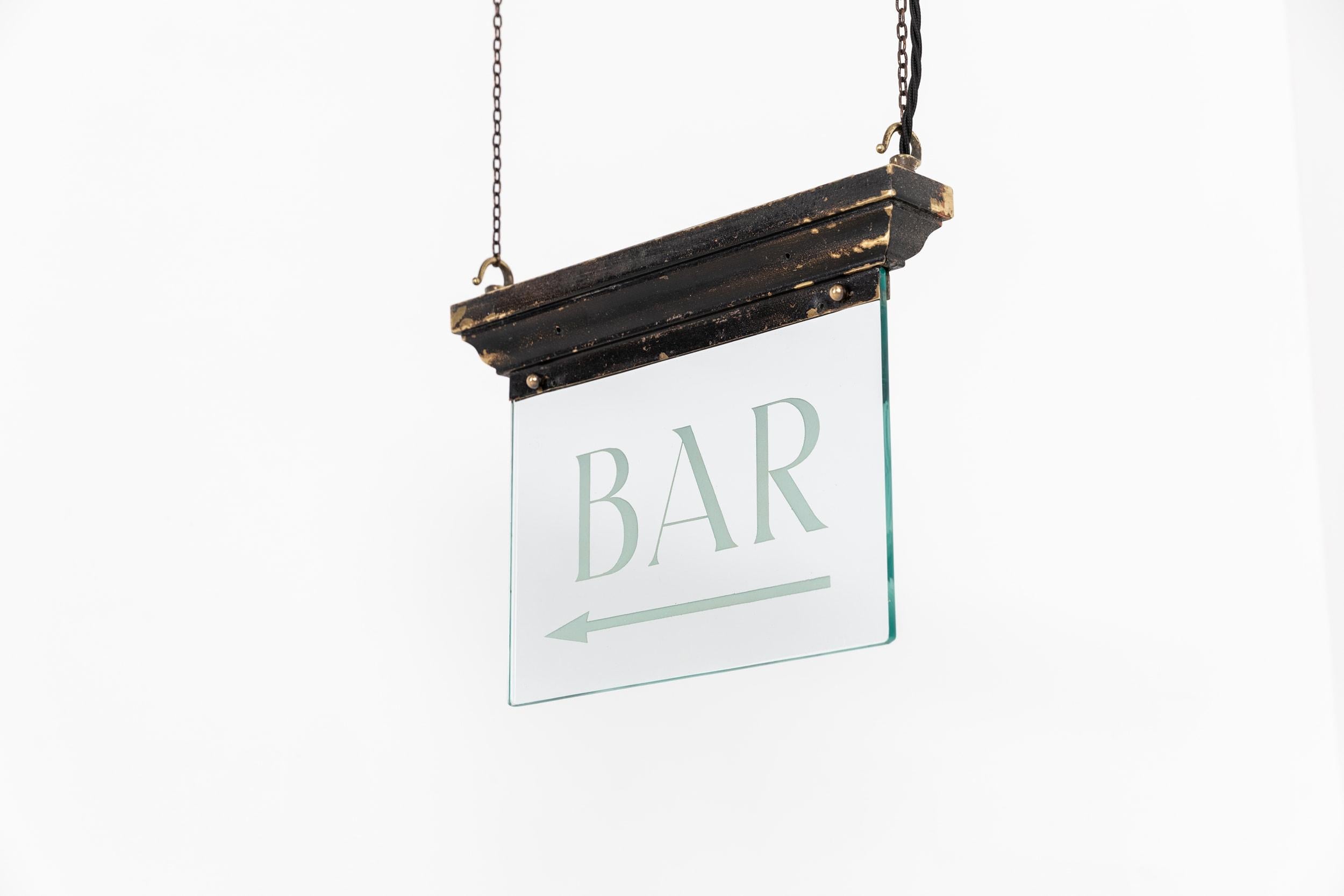 Antikes industrielles Art-Deco-Schild 'Bar' aus beleuchtetem Glas, um 1920 (Radiert) im Angebot