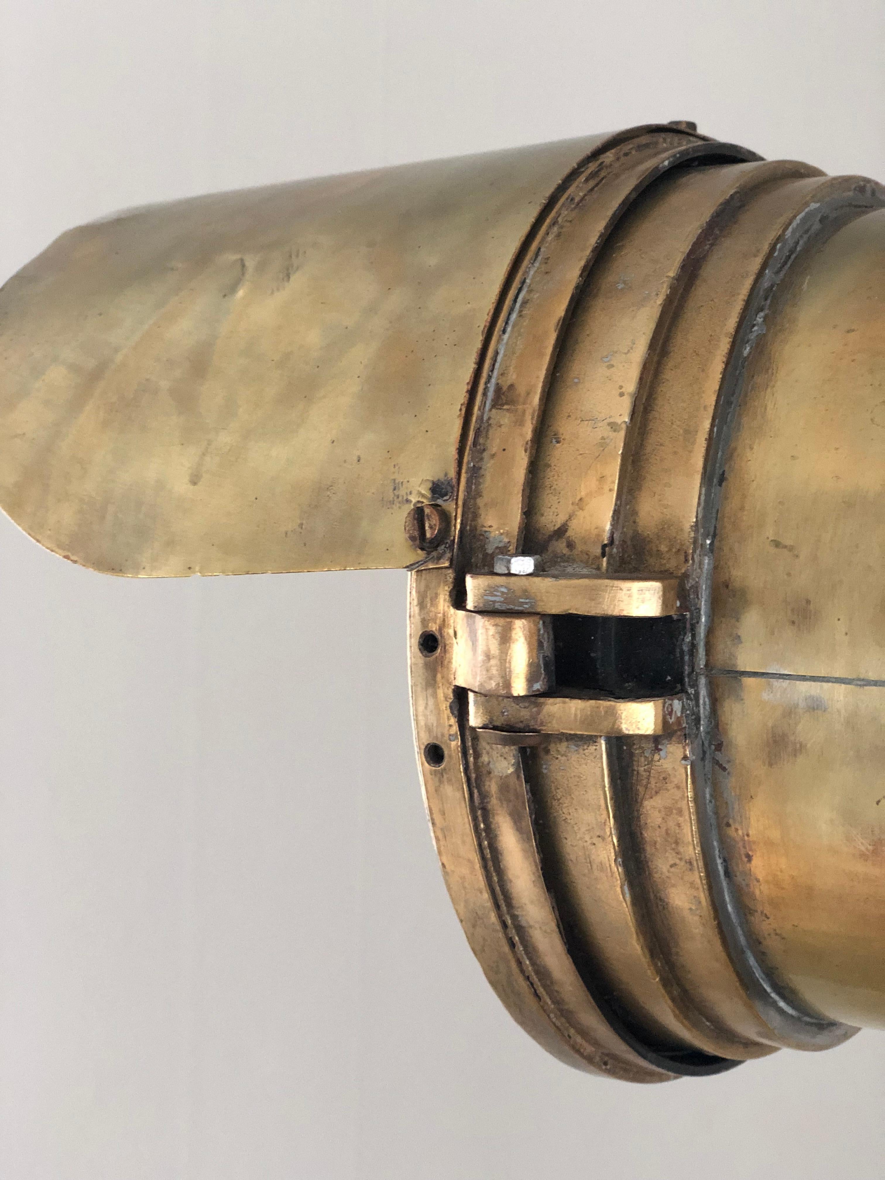 Lampadaire industriel ancien sur base d'arpenteur tripode des années 1920 en vente 4