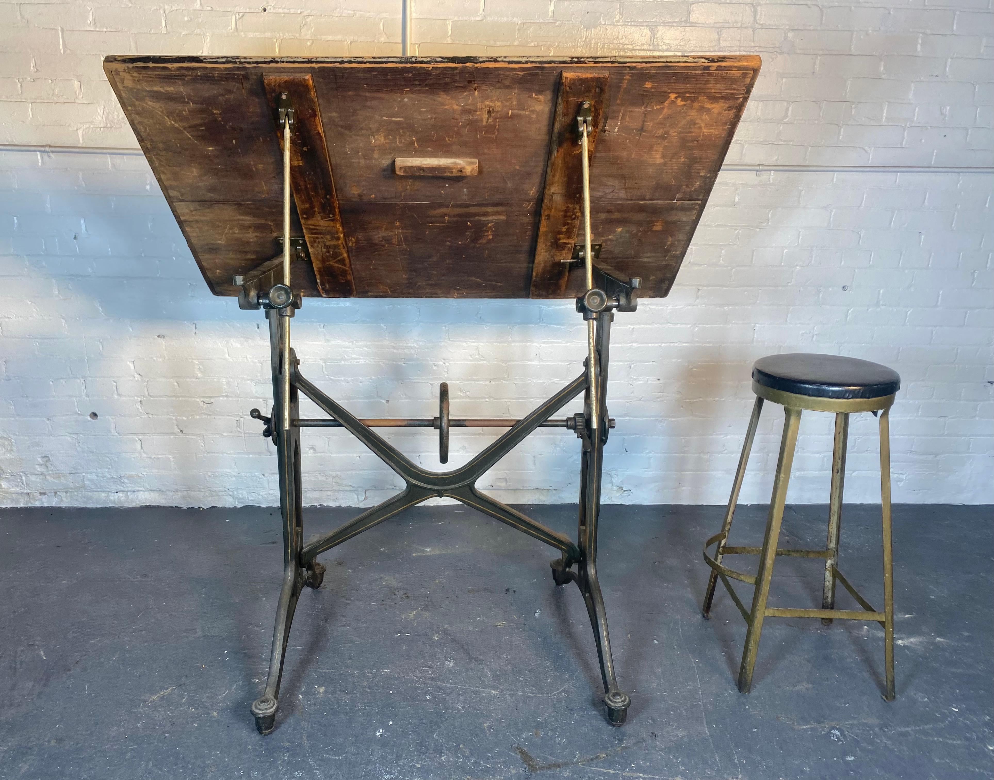 Américain Table de fabrication/de dessin industrielle ancienne de Keuffel and Esser Co. 1 en vente