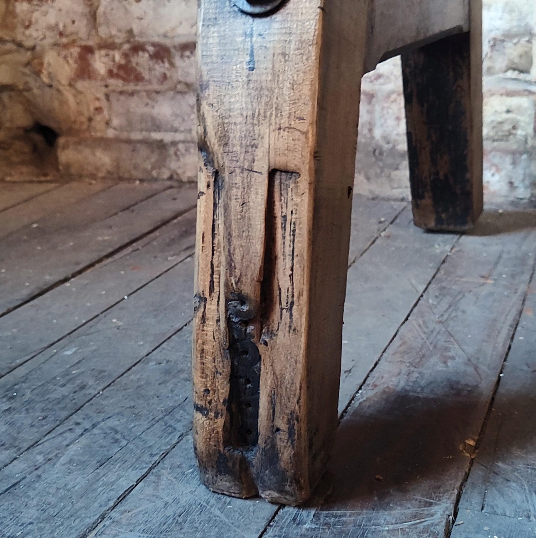 Console/table de canapé industrielle ancienne en vente 10