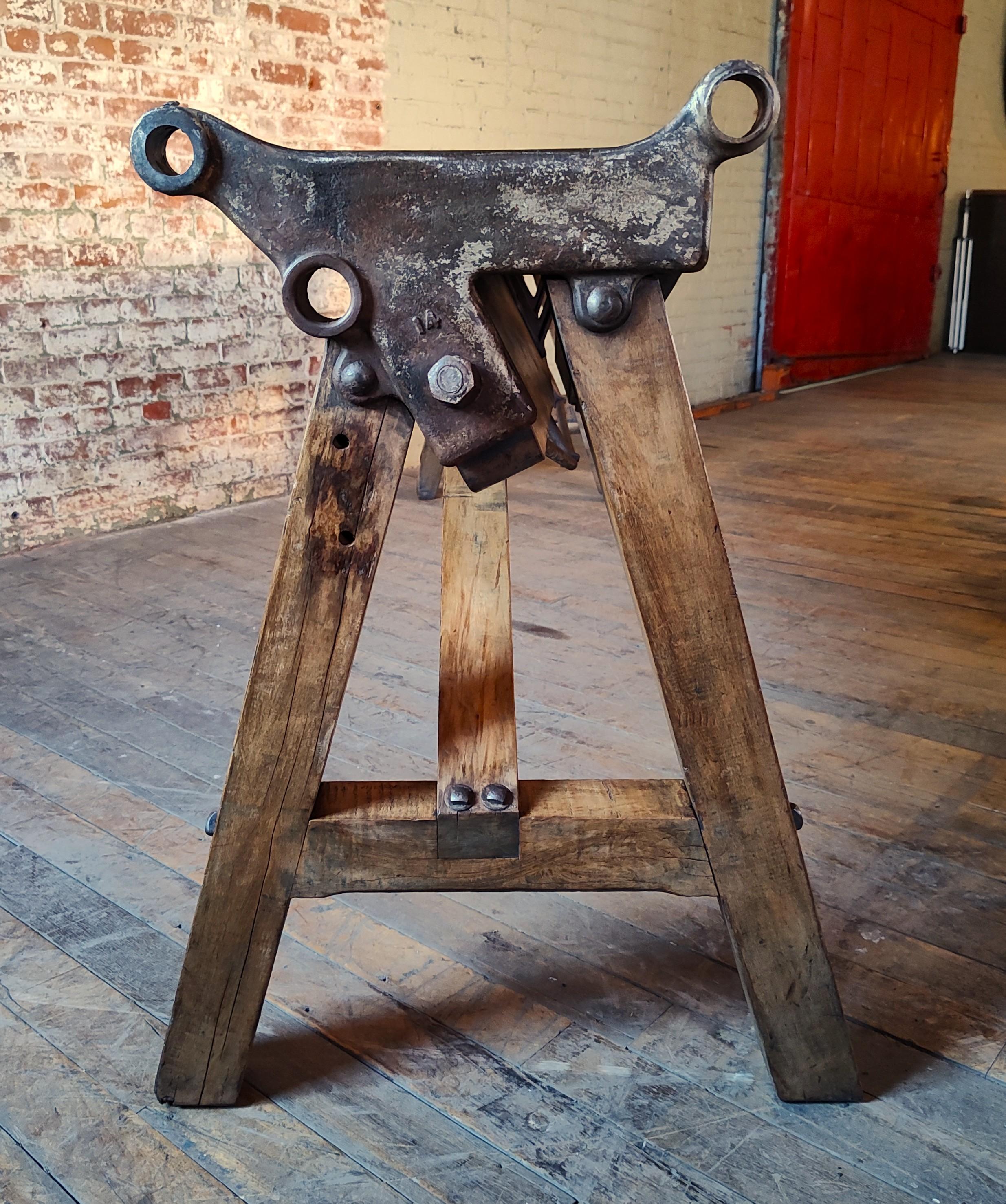 Console/table de canapé industrielle ancienne en vente 3