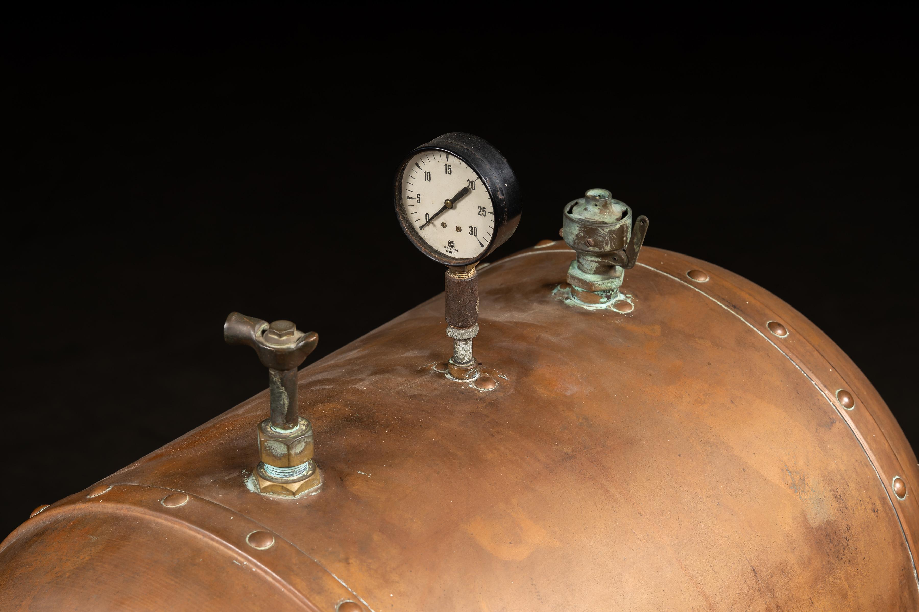 Appareil industriel ancien en cuivre pour réservoirs sous pression en vente 3