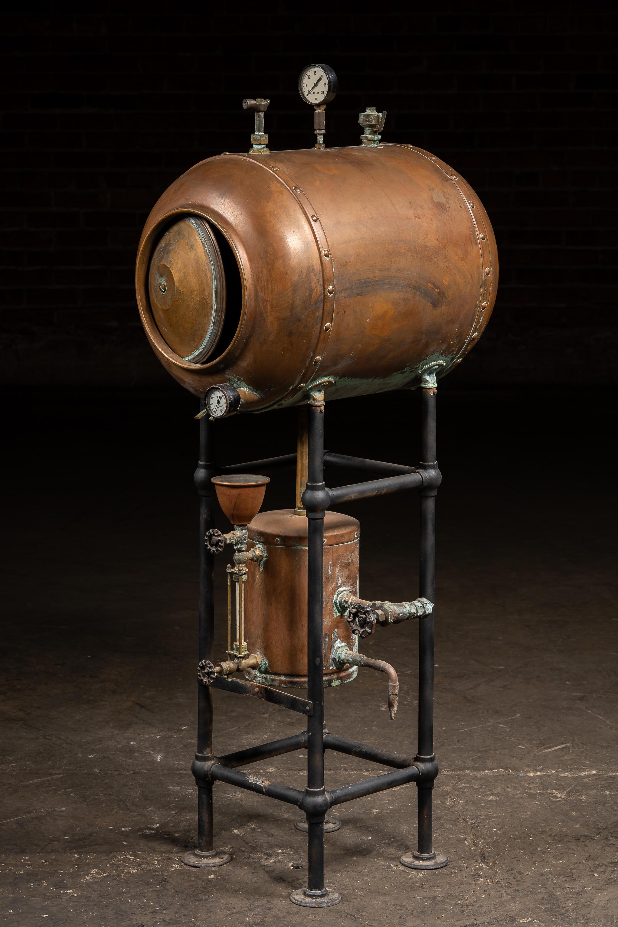 Américain Appareil industriel ancien en cuivre pour réservoirs sous pression en vente