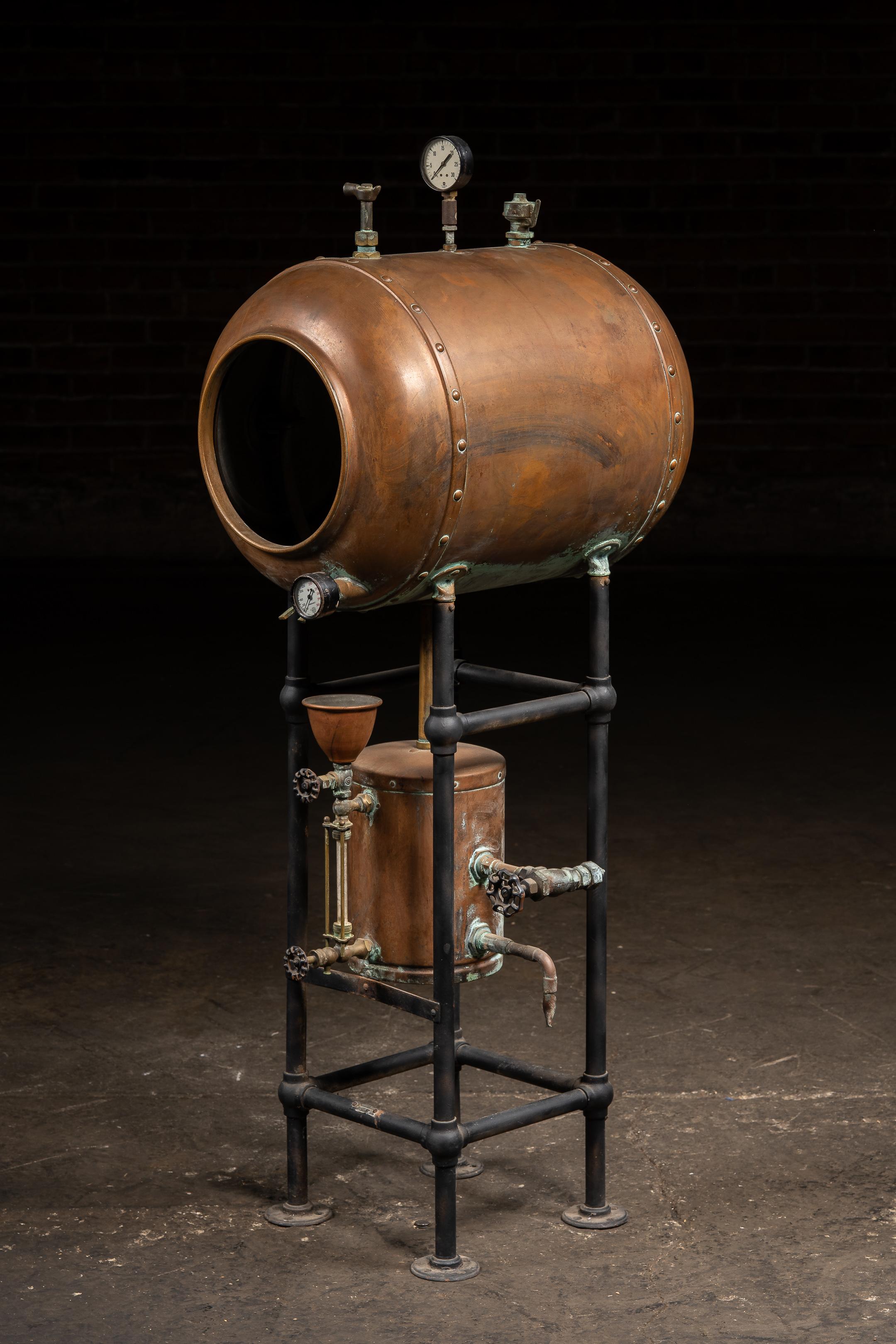 20ième siècle Appareil industriel ancien en cuivre pour réservoirs sous pression en vente