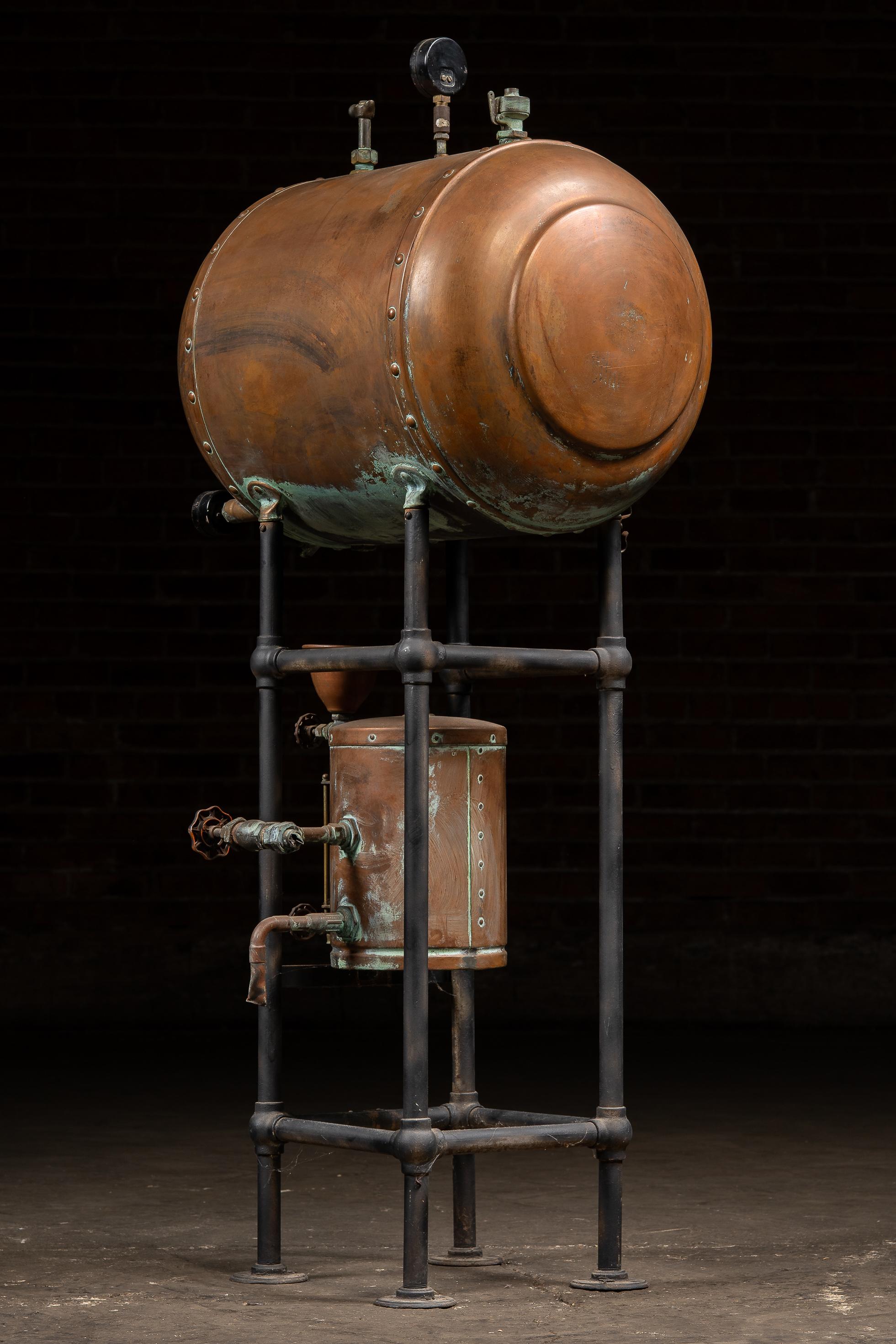 Appareil industriel ancien en cuivre pour réservoirs sous pression en vente 2