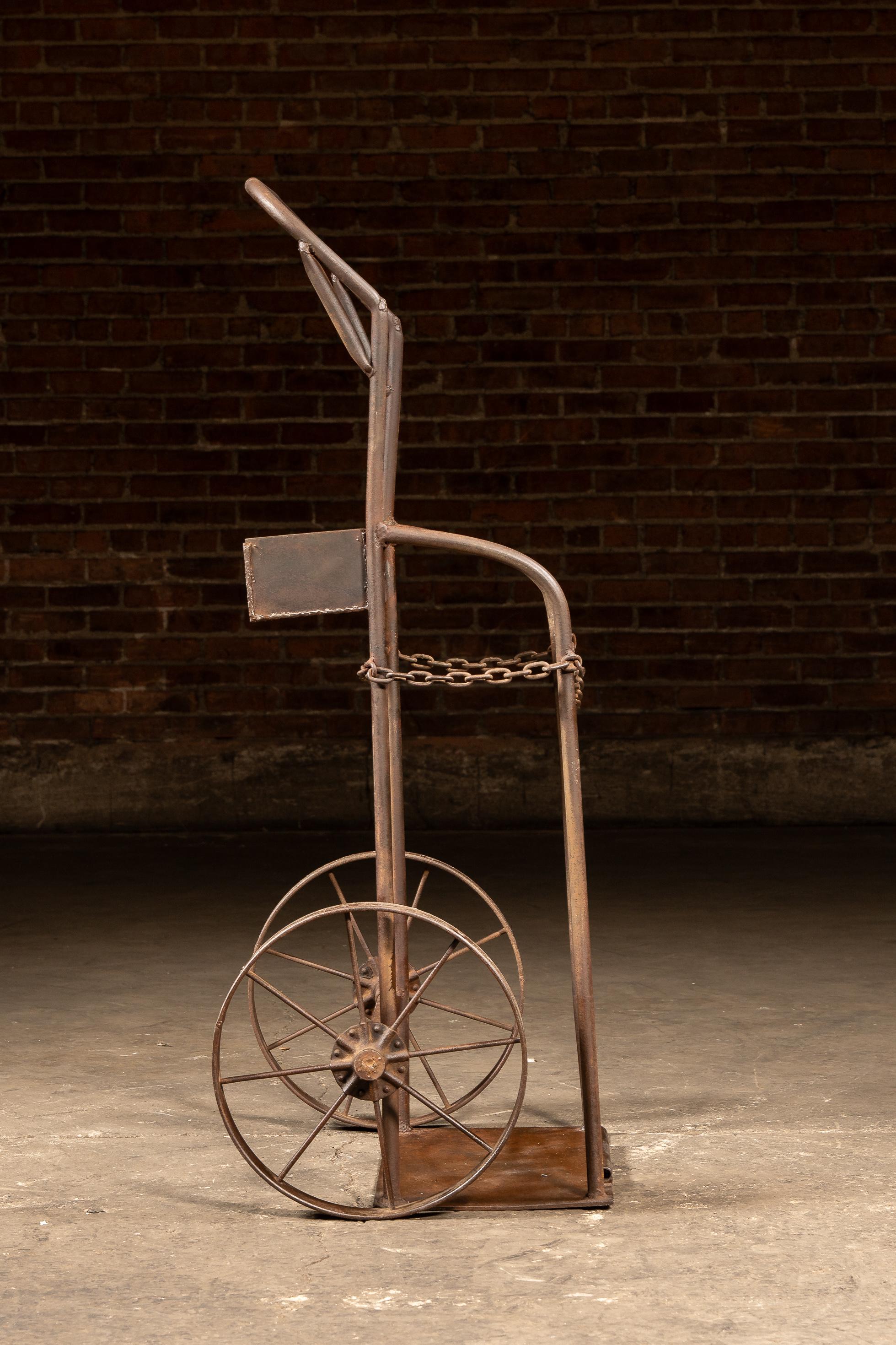 Chariot à cylindre industriel antique avec retenue de chaîne Bon état - En vente à Dekalb, IL