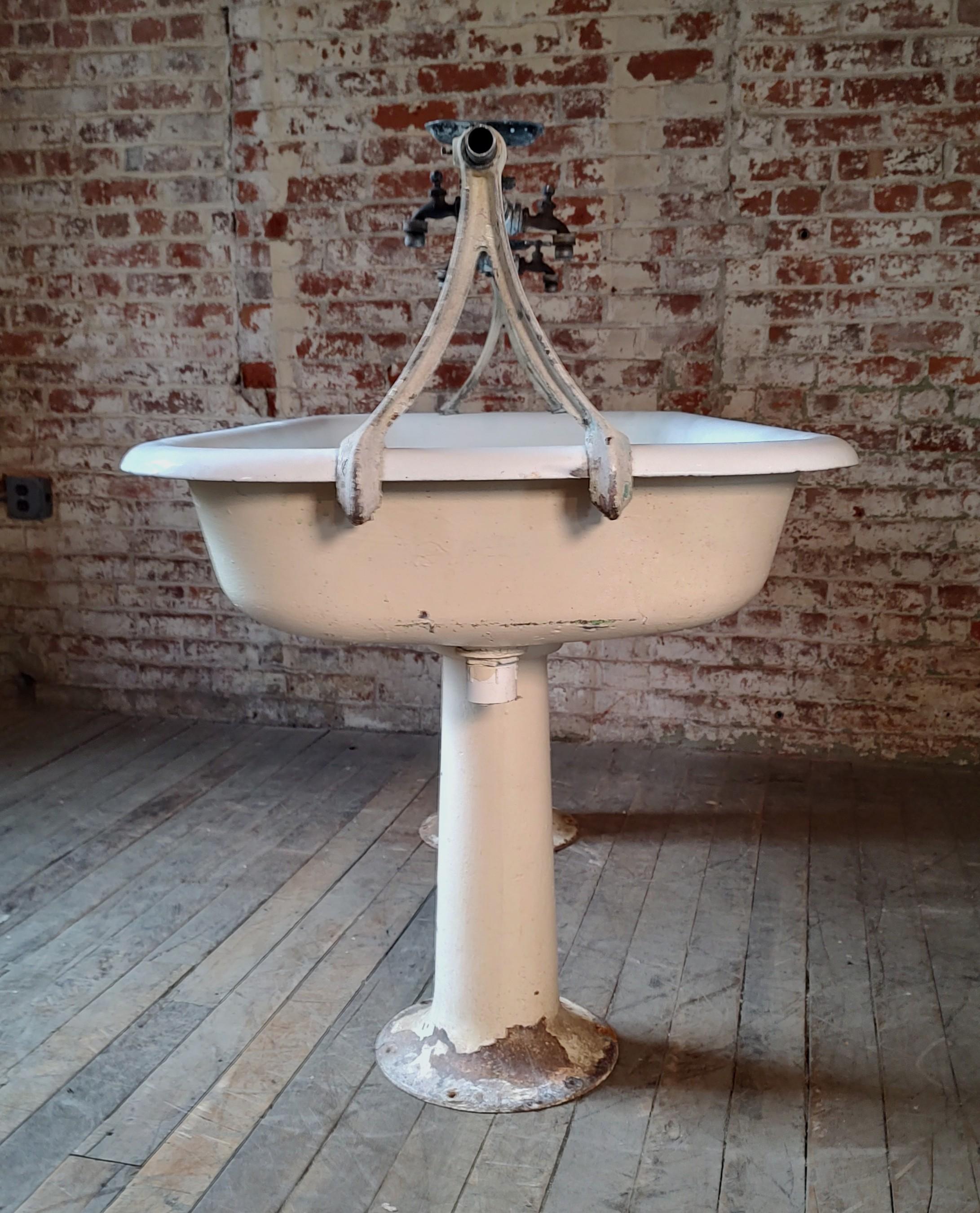 Antique Industrial Factory Trough Sink In Good Condition For Sale In Oakville, CT