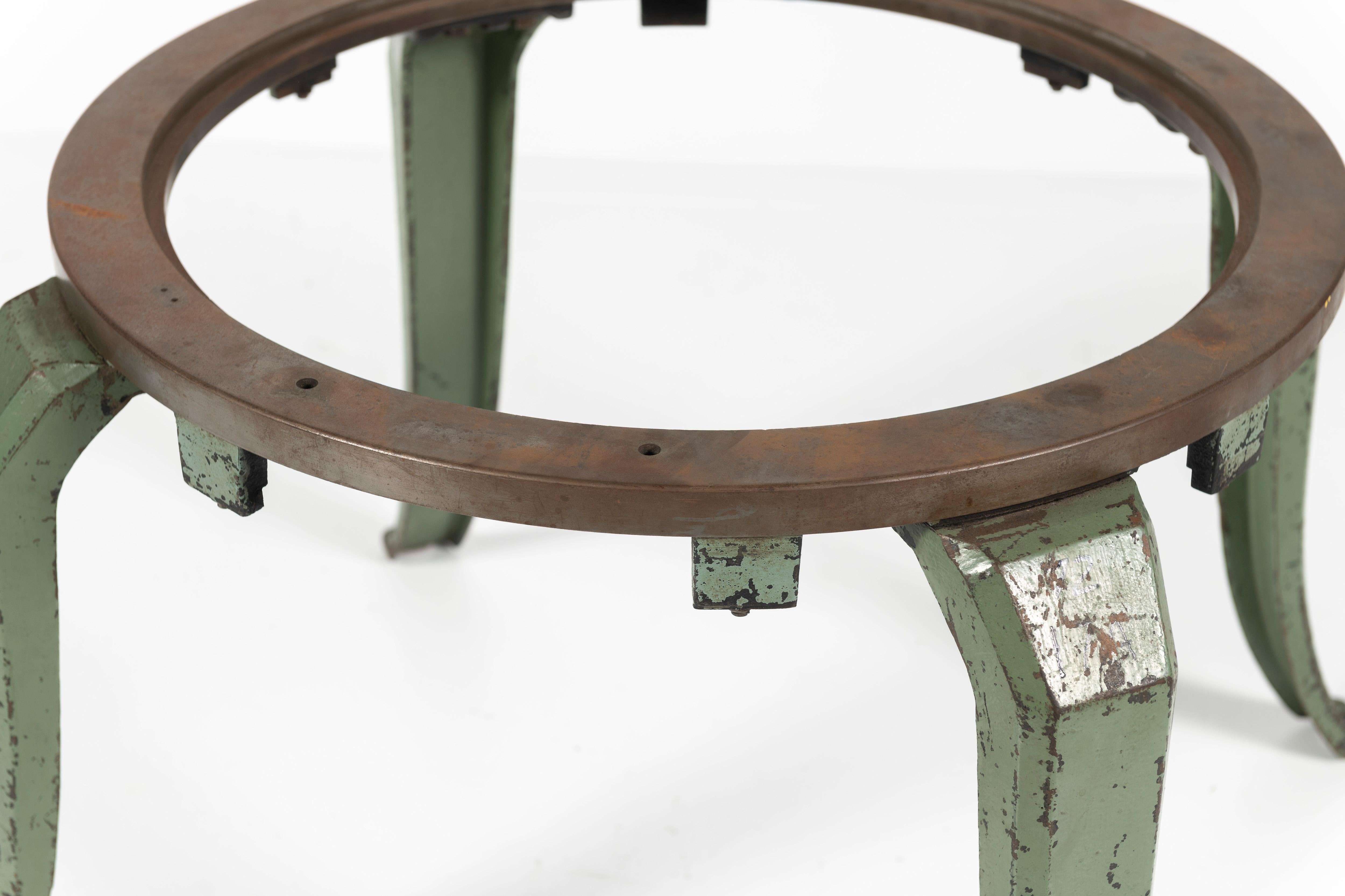 Antique Industrial Iron Table Base on Splayed Legs, France For Sale 4
