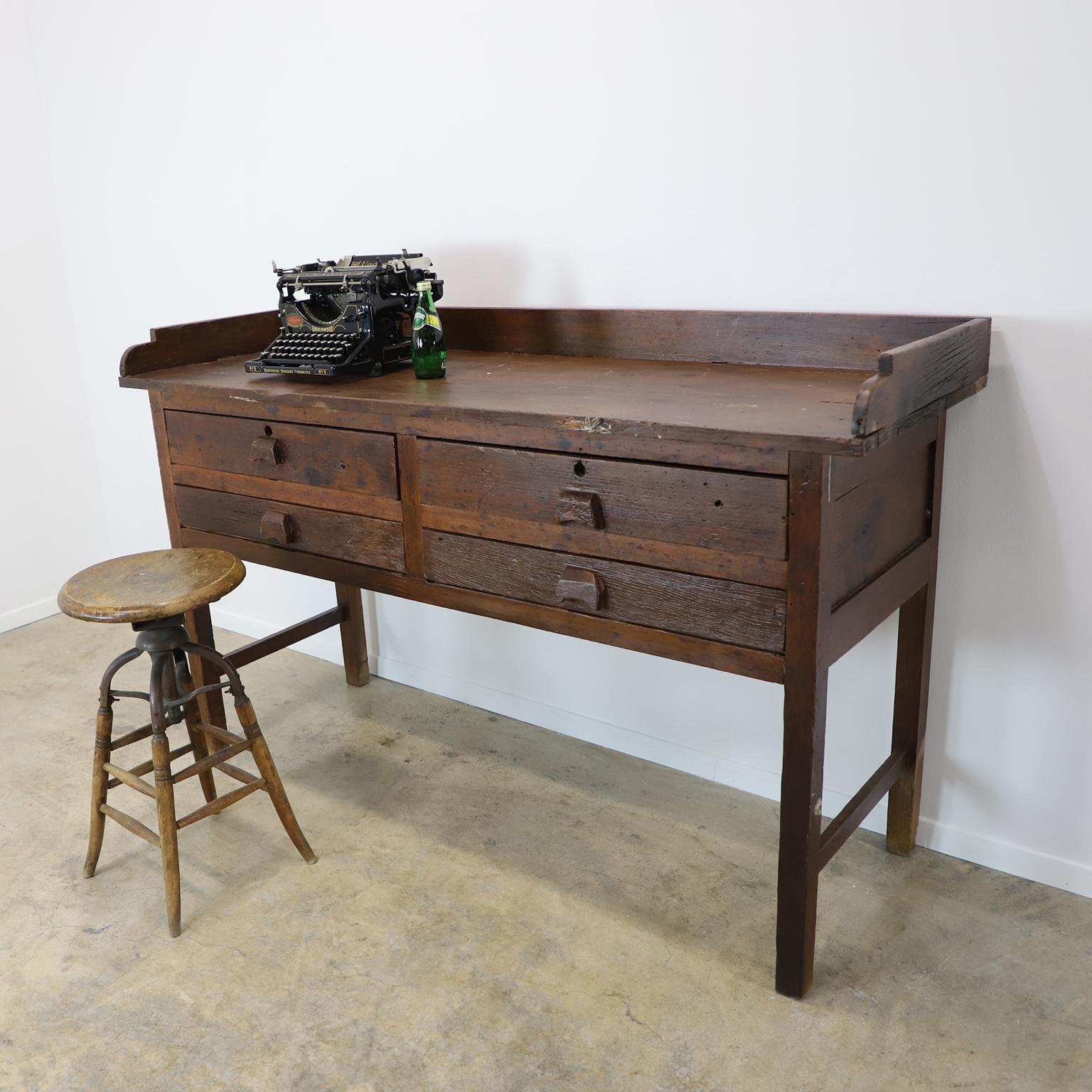 Antique Industrial Jeweler's Bench Work Table In Distressed Condition For Sale In Mexico City, CDMX
