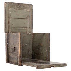 Wood Commodes and Chests of Drawers