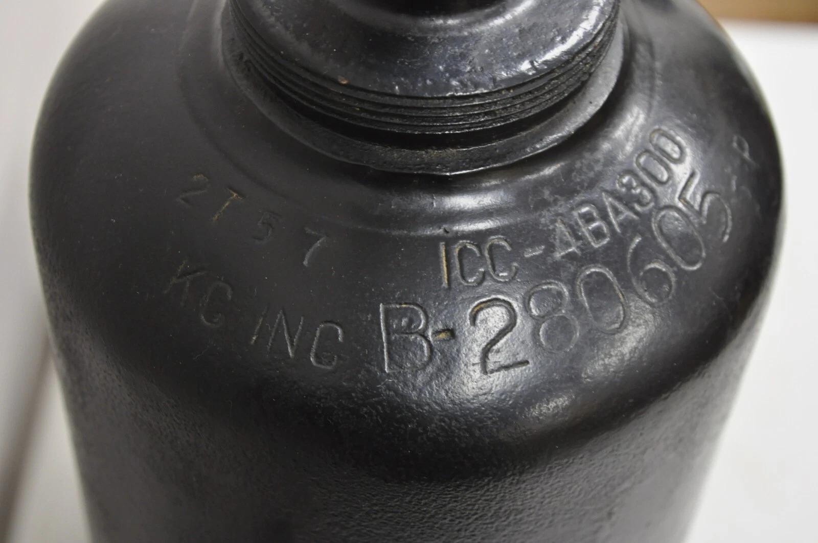 Antique Industrial Modern Black Fuel Cylinder Converted Steel Table Lamp - Pair For Sale 4